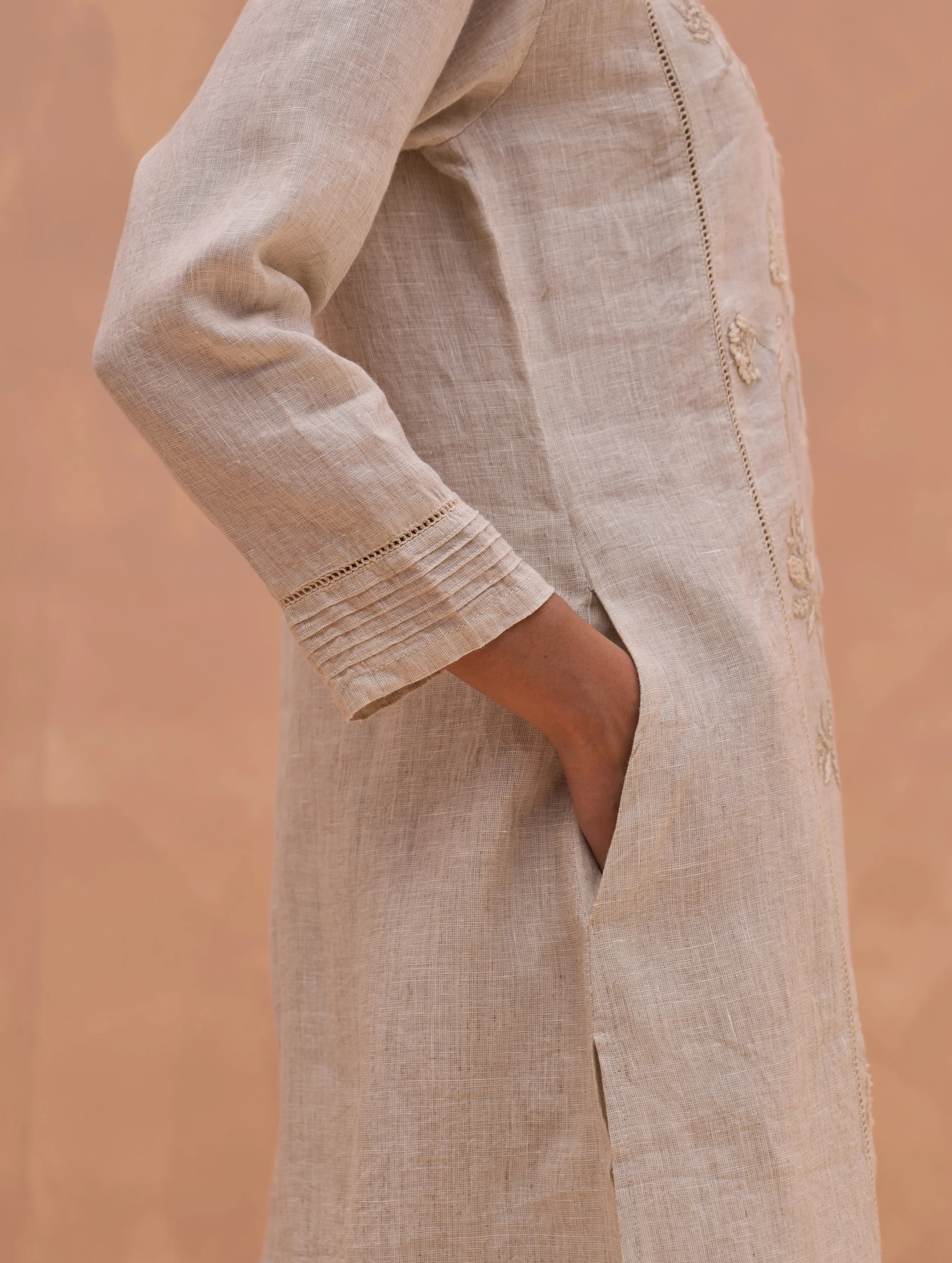 Kisa Hand-Embroidered Kurta - Off-White - Image 5