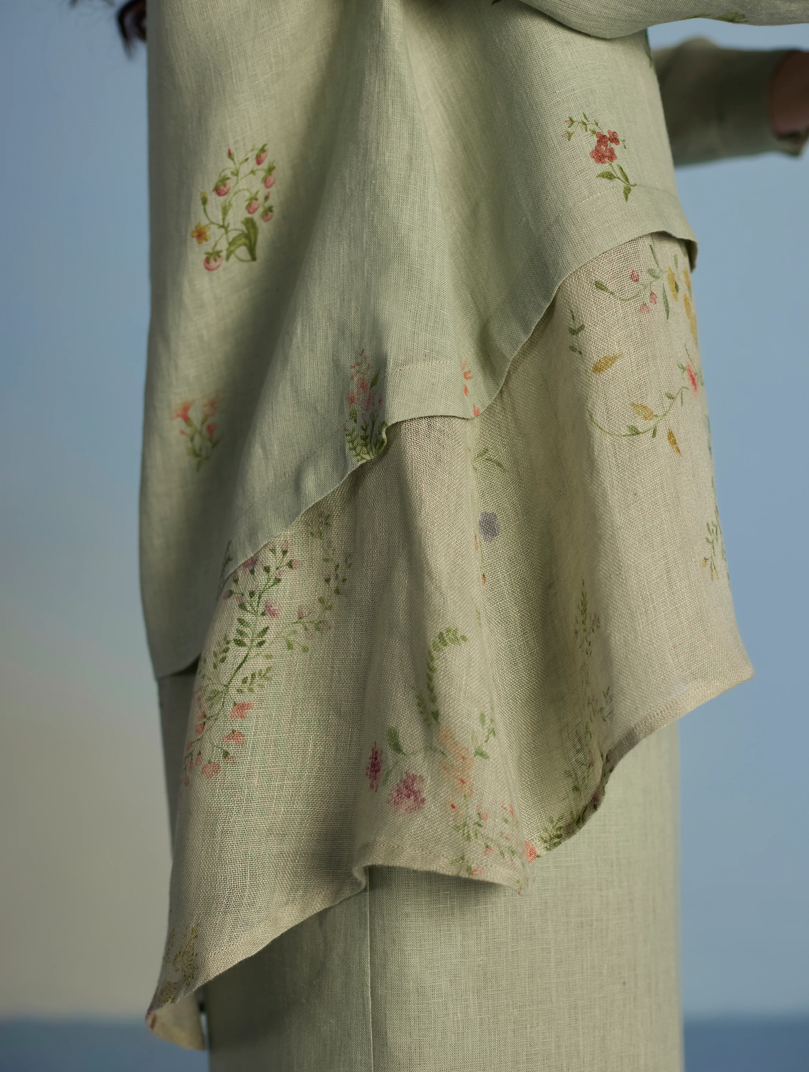 Leina A-Line Floral Linen Shirt - Mint - Image 4