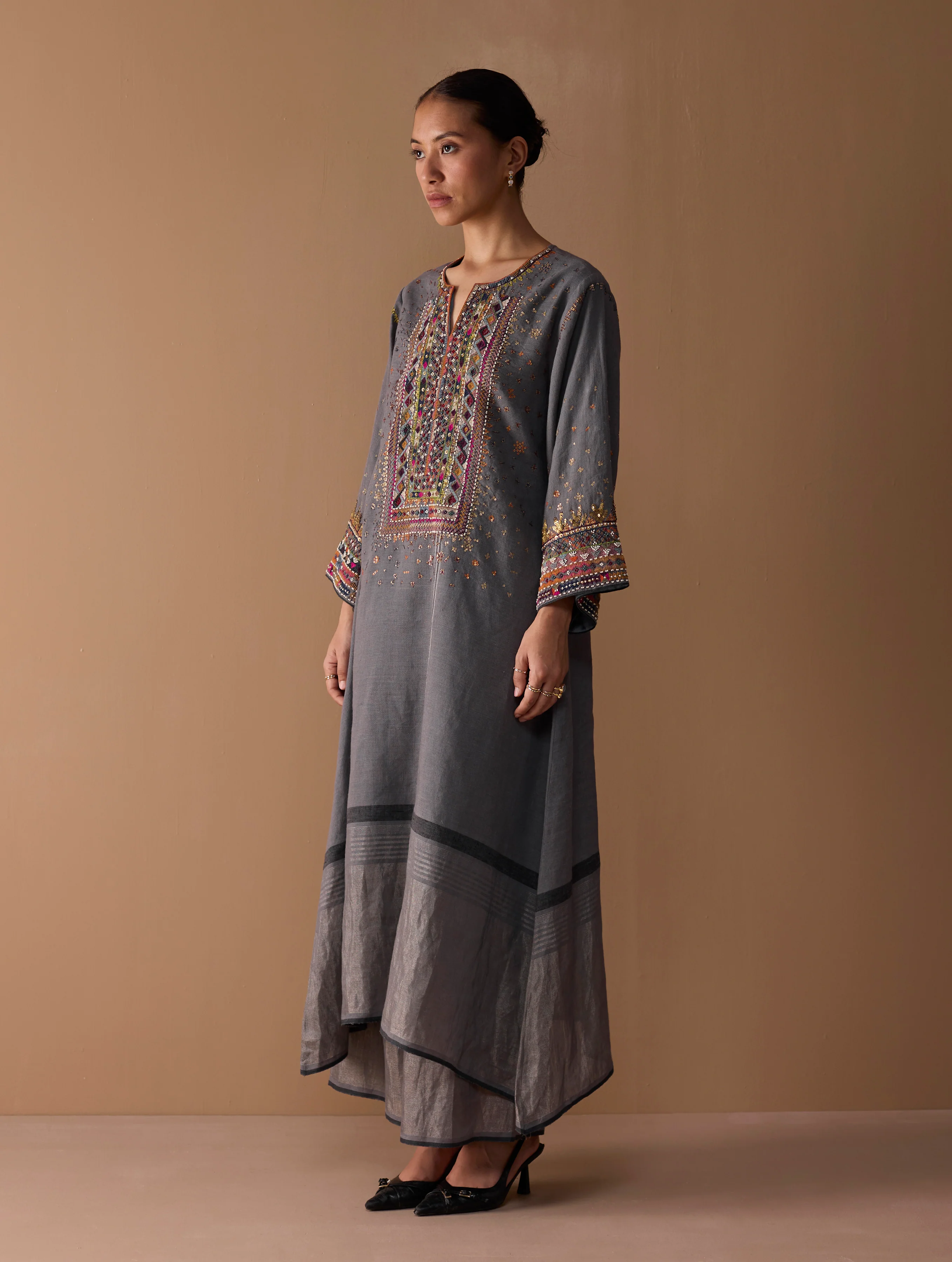 Mahra Hand-Embroidered Linen Kurta - Metallic Grey - Image 10