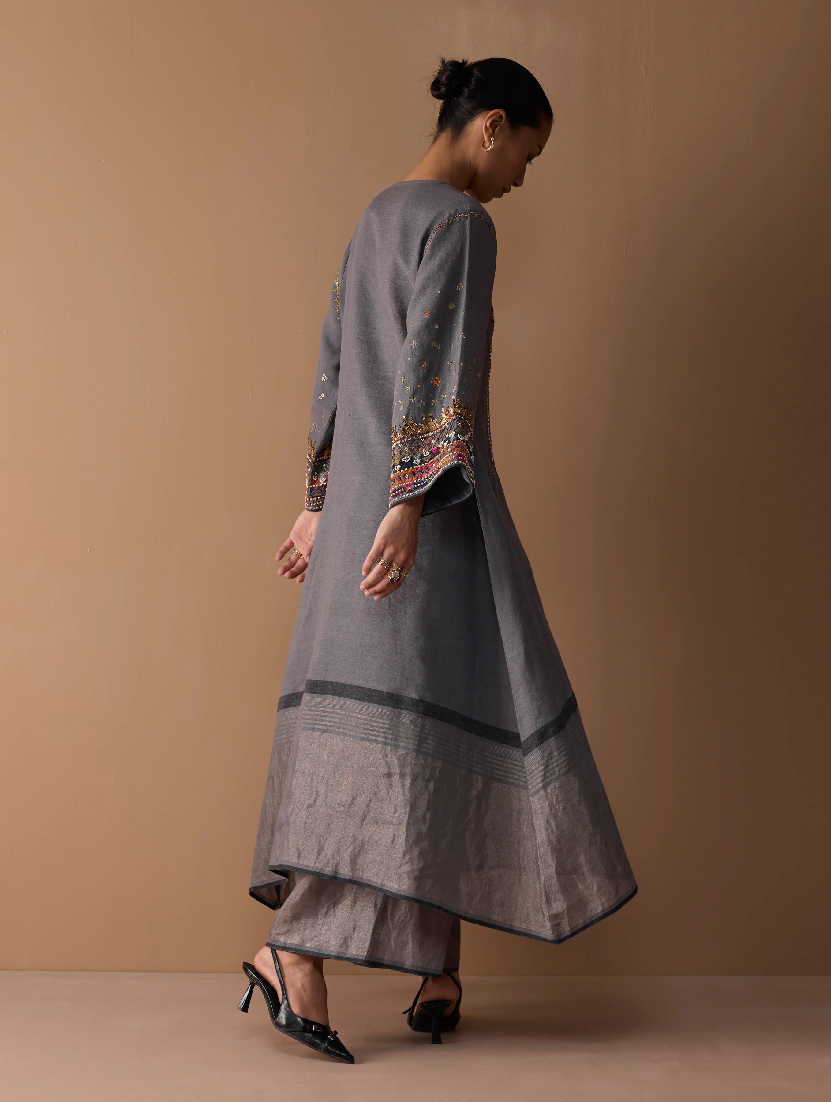 Mahra Hand-Embroidered Linen Kurta - Metallic Grey - Image 8