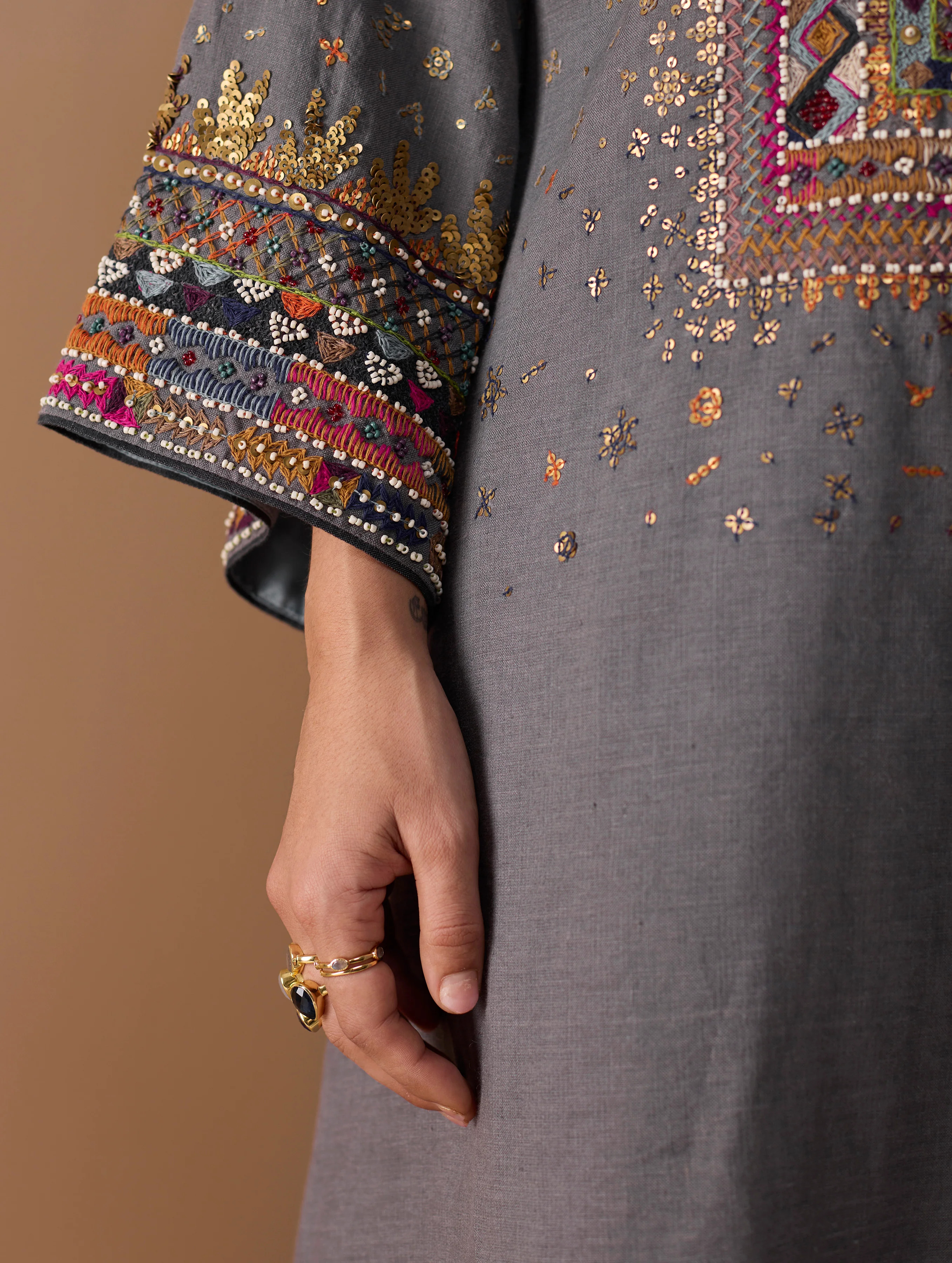 Mahra Hand-Embroidered Linen Kurta - Metallic Grey - Image 6