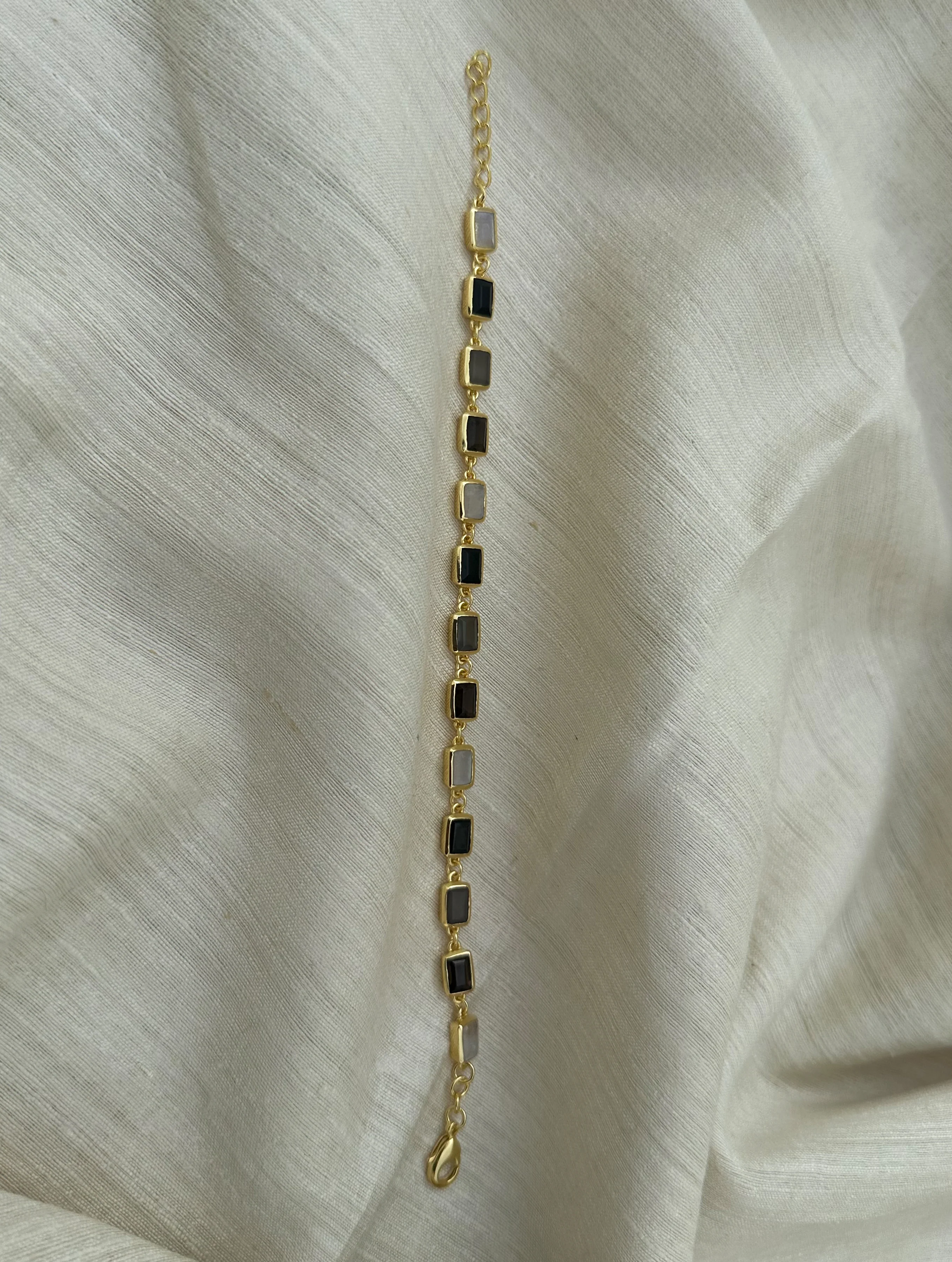 Mai Bracelet - Night - Image 3