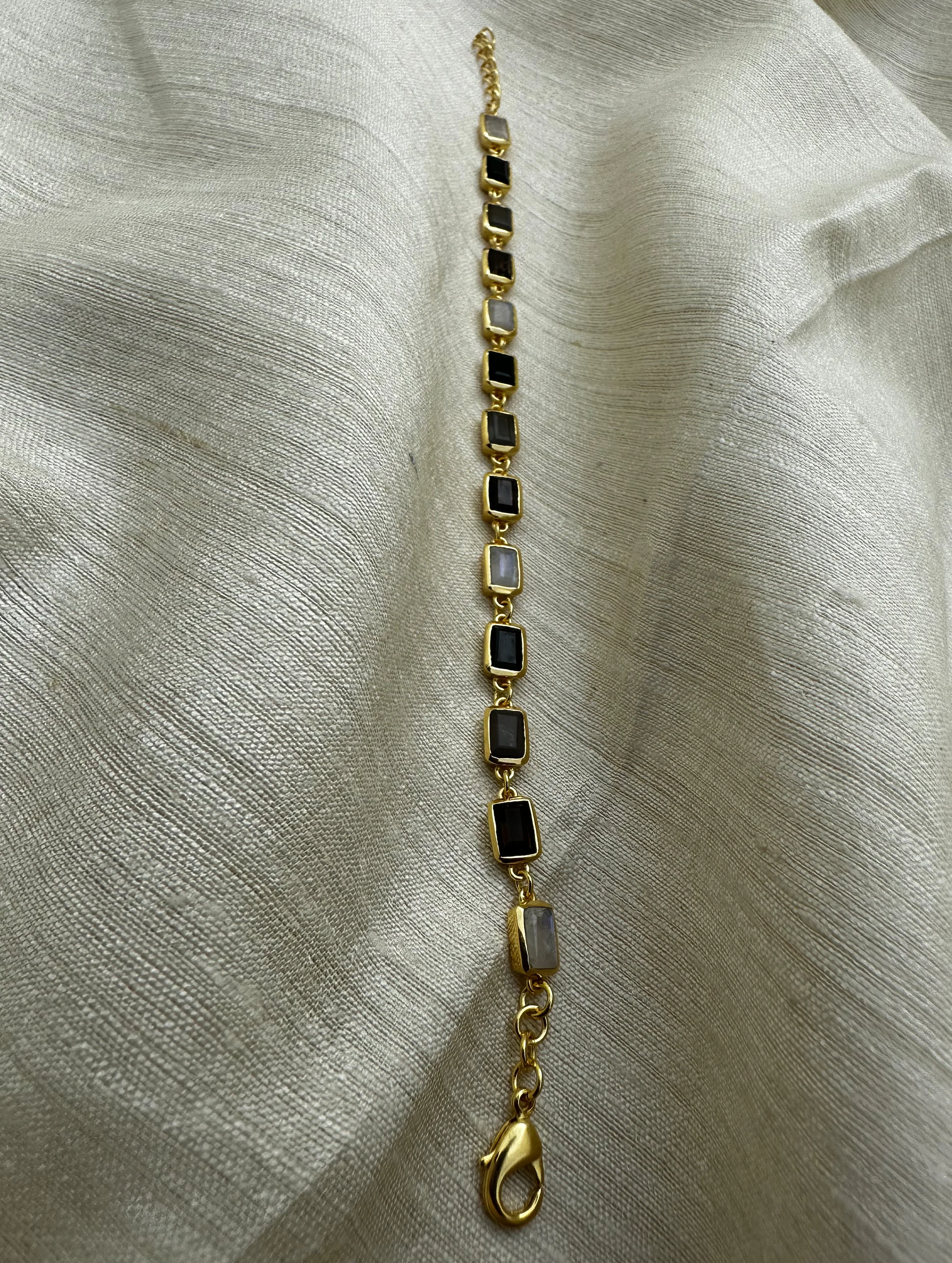 Mai Bracelet - Night - Image 4