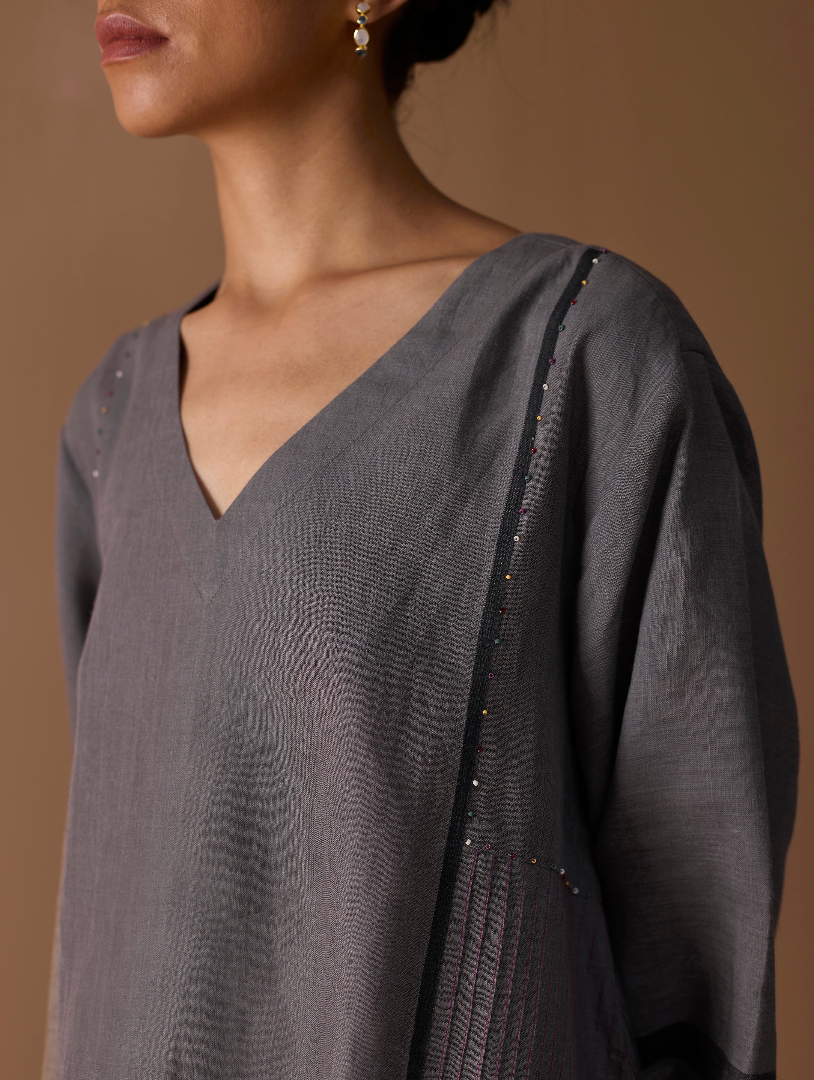 Marwa Metallic Linen Panelled Kurta Set - Metallic Grey - Image 8