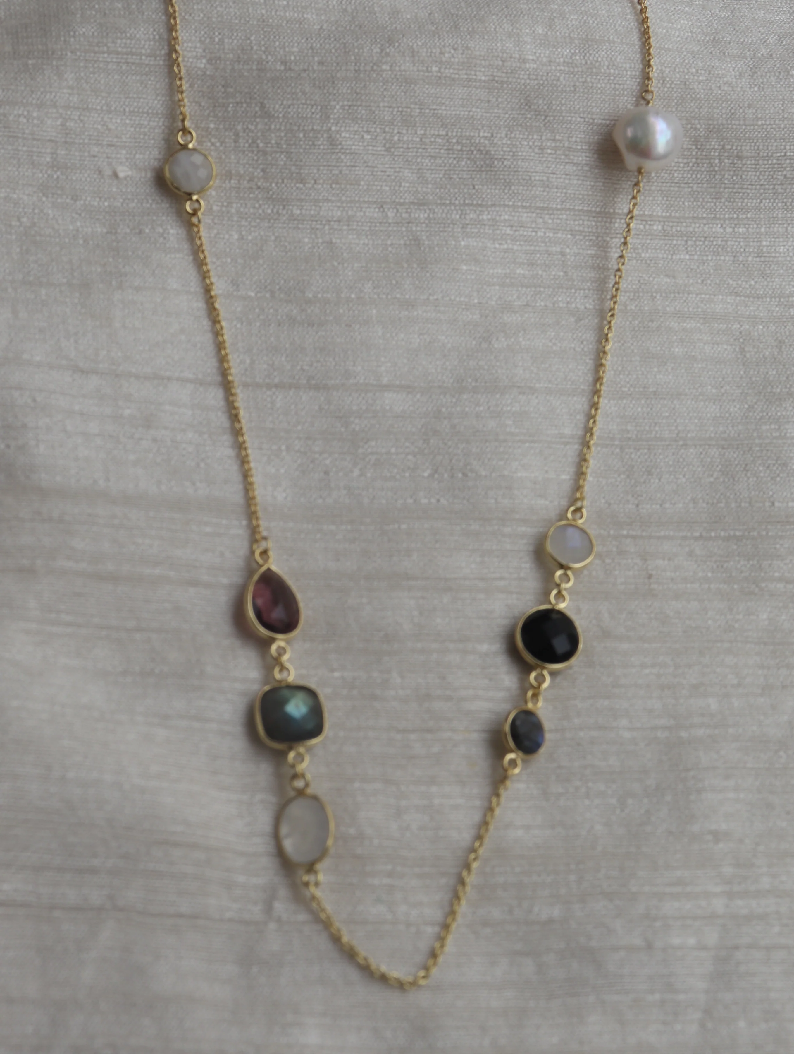 Mia Necklace - Night - Image 2