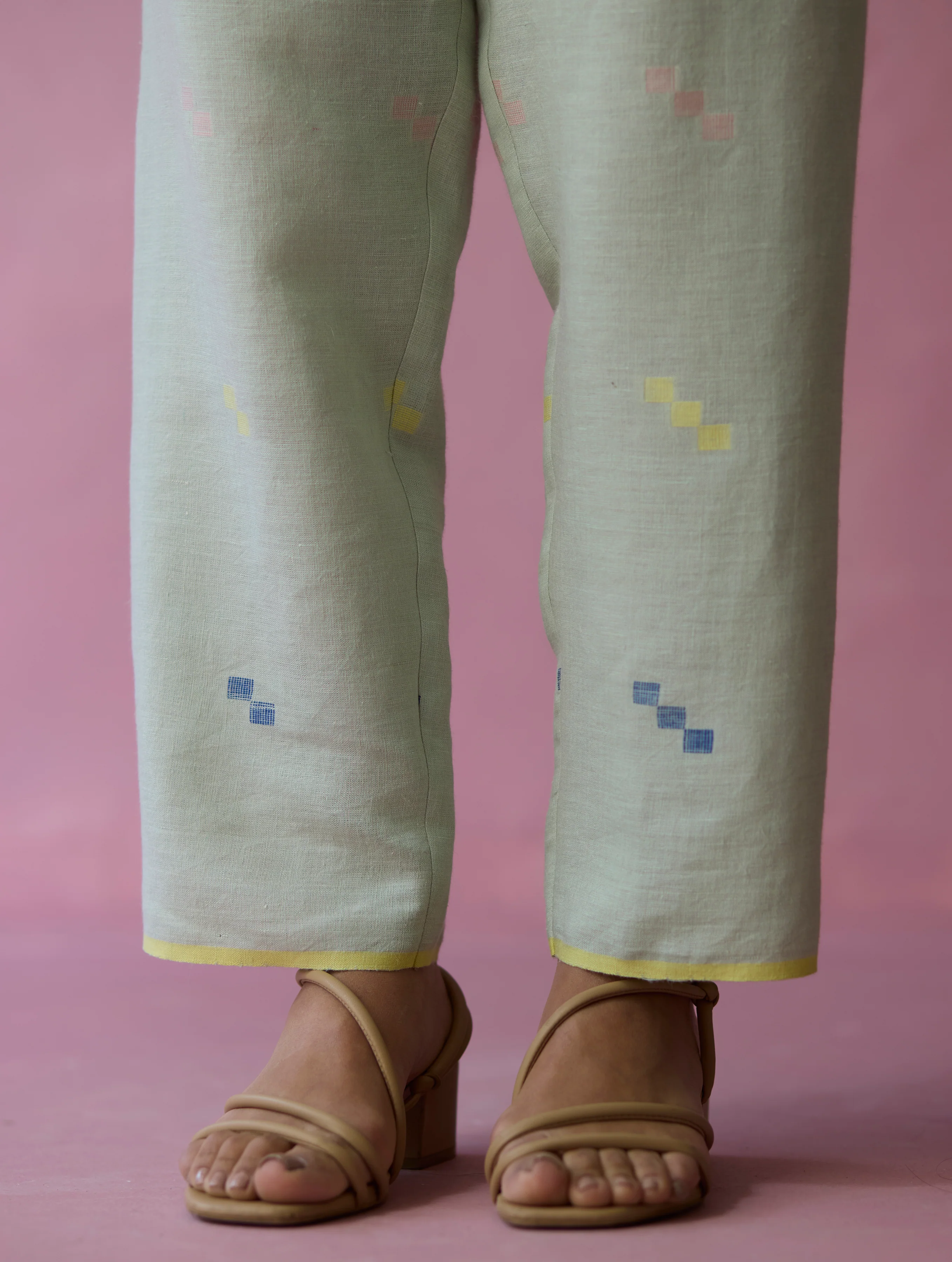 Miel Hand-Embroidered Jamdani Linen Kurta Set - Aqua - Image 18