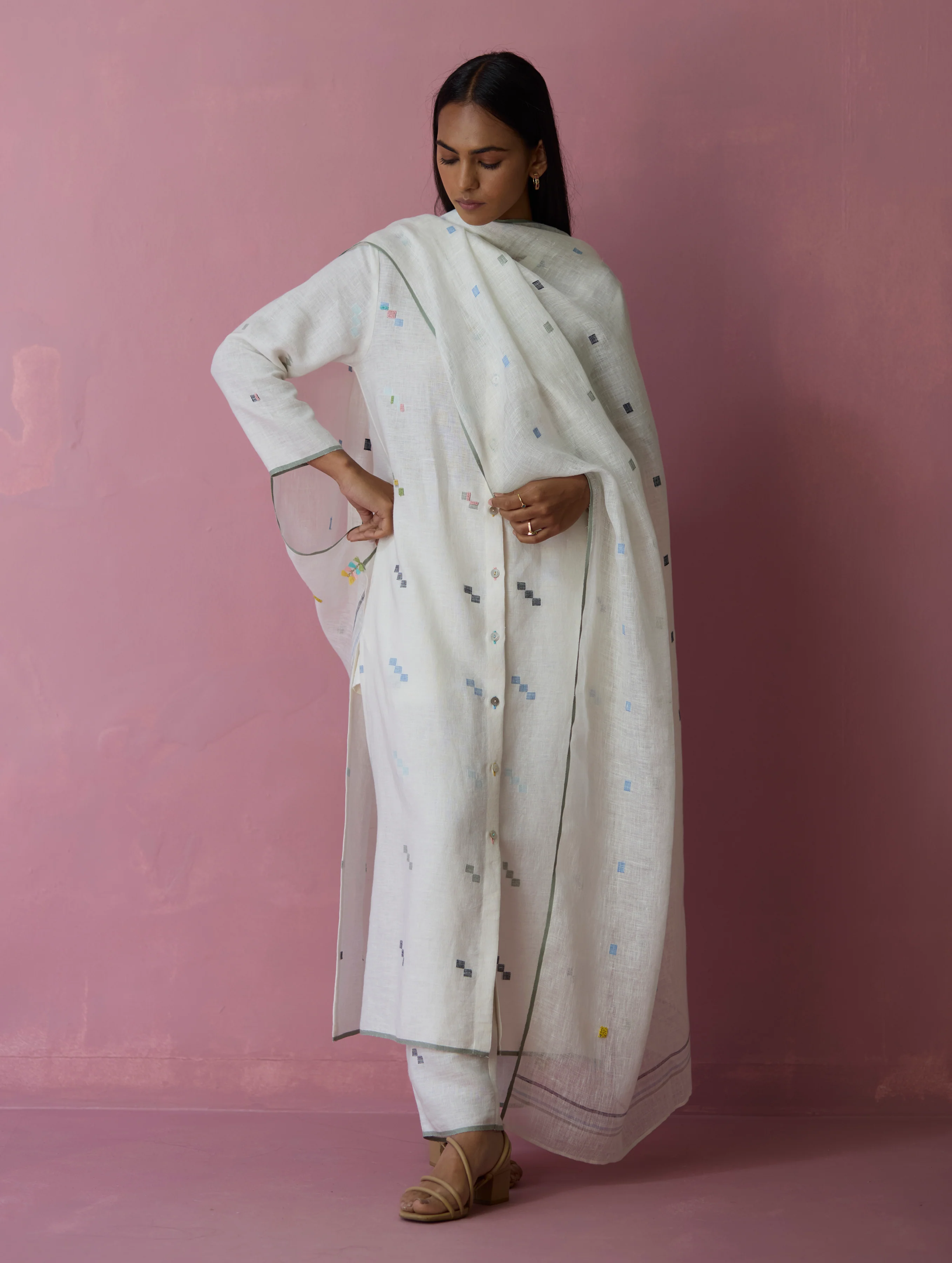 Miel Hand-Embroidered Jamdani Linen Kurta Set - Ivory - Image 4