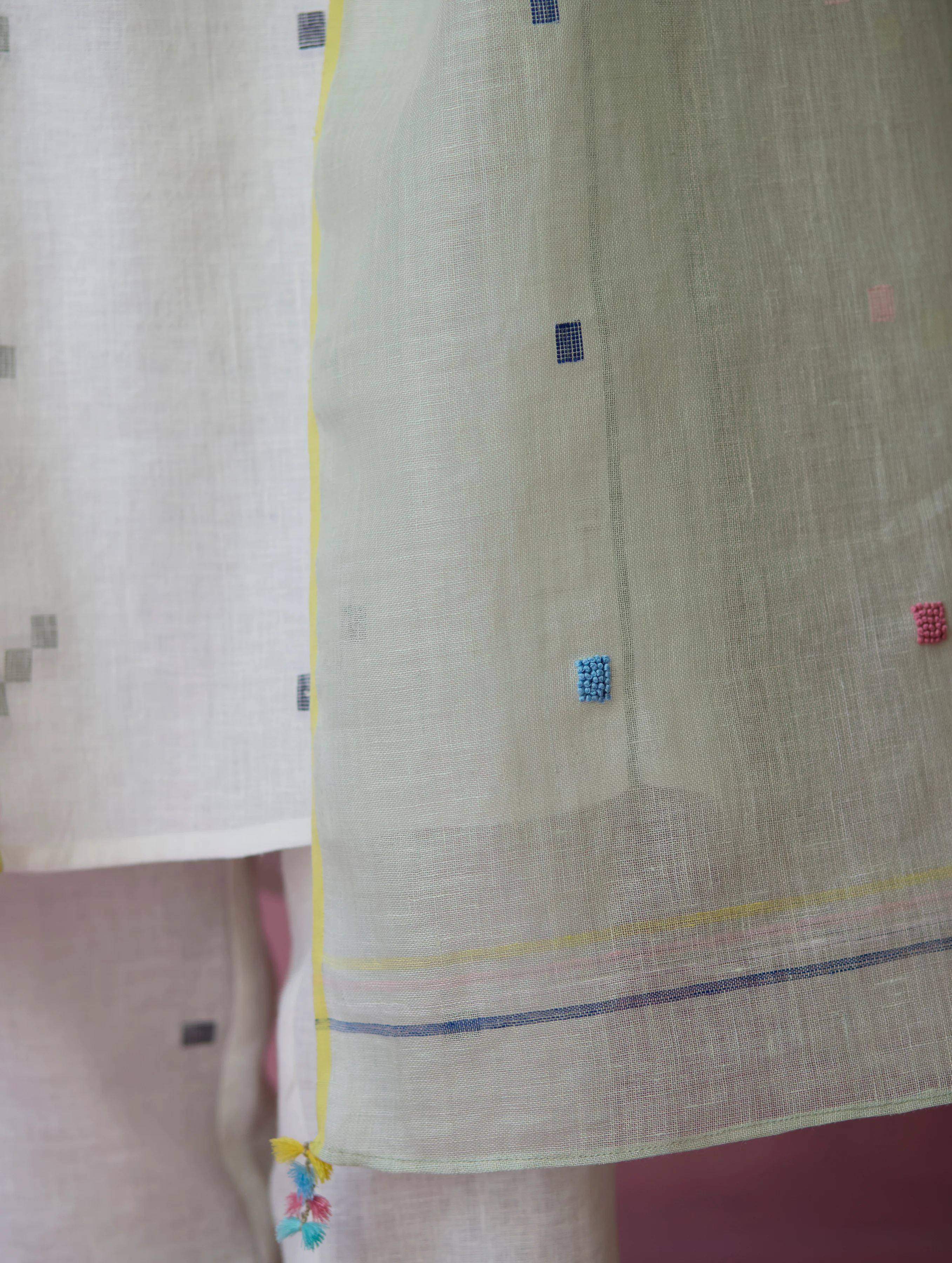 Mila Hand-Embroidered Jamdani Linen Dupatta - Aqua - Image 6