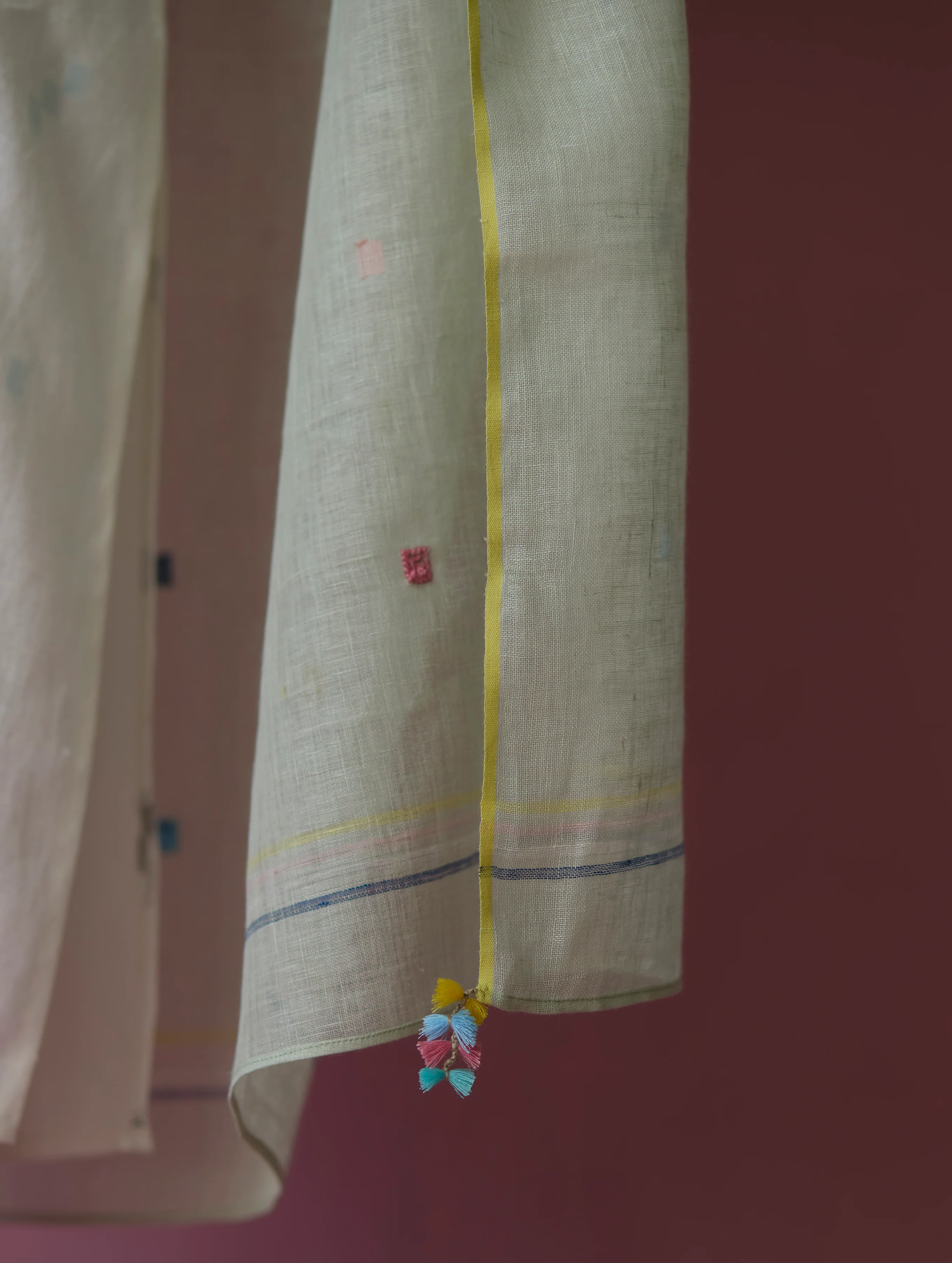 Mila Hand-Embroidered Jamdani Linen Dupatta - Aqua - Image 8