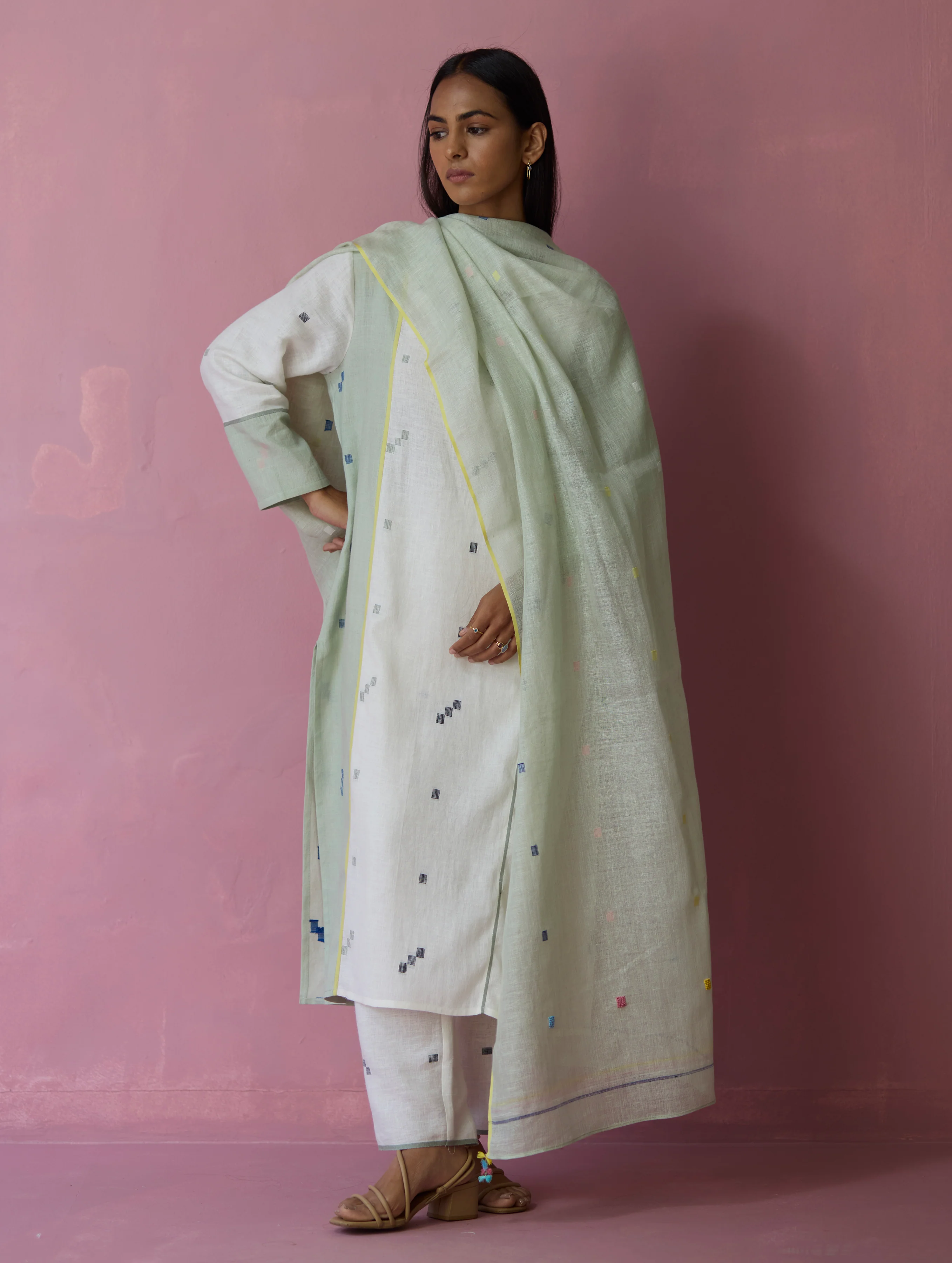 Mila Hand-Embroidered Jamdani Linen Dupatta - Aqua - Image 9