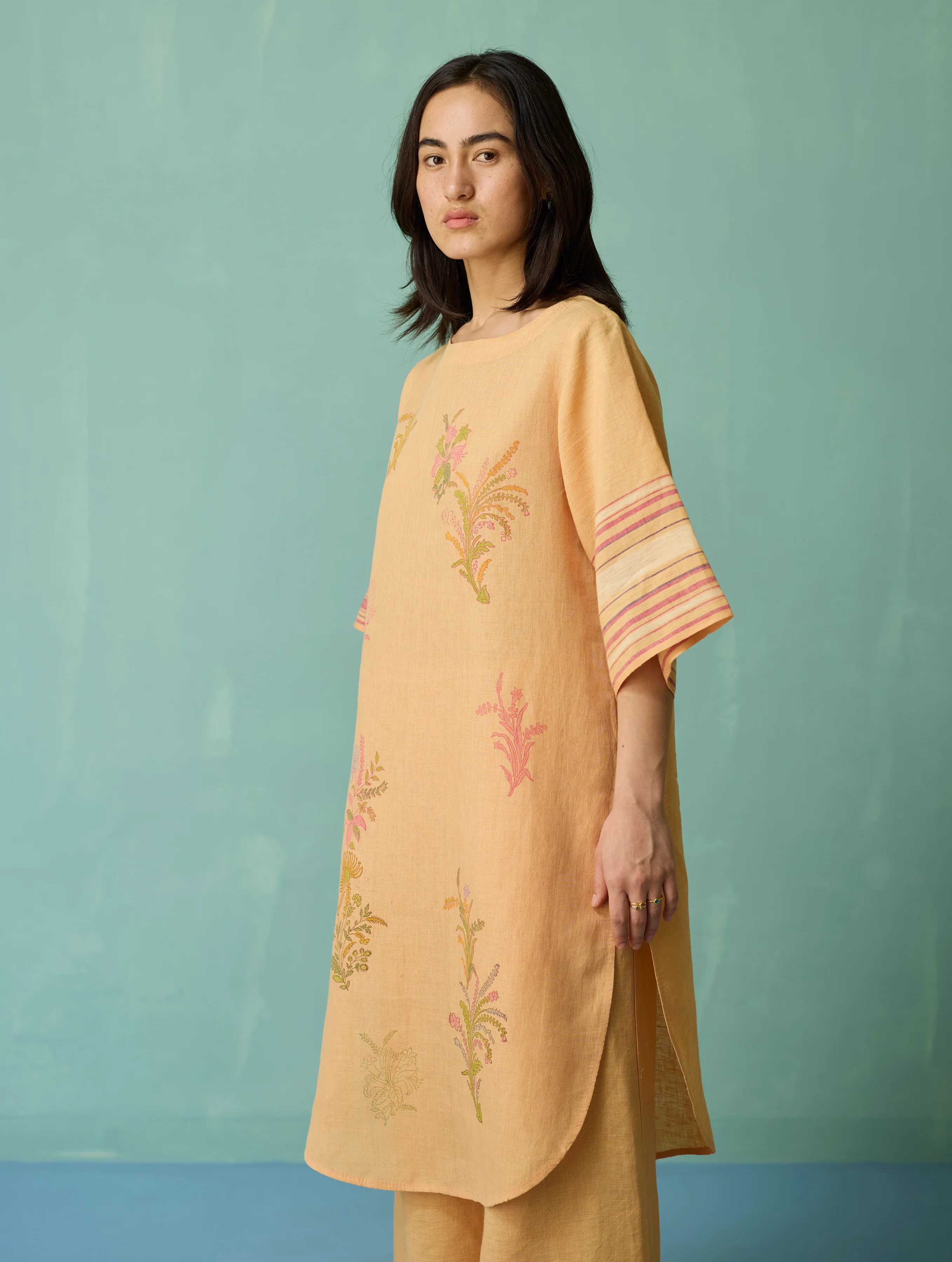 Nami Floral Block-Printed Curved Hem Kurta - Apricot - Image 5