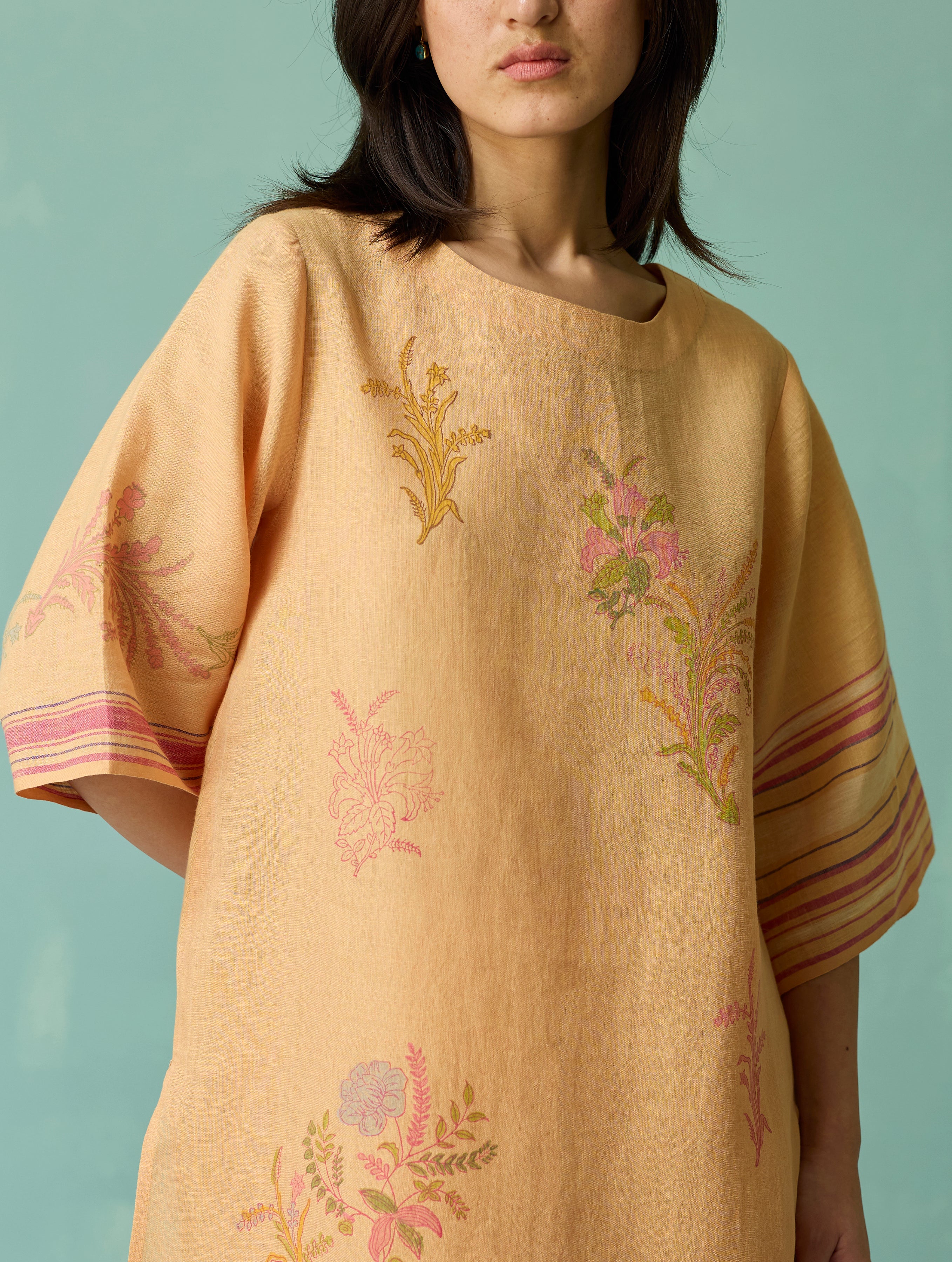 Nami Floral Block-Printed Curved Hem Kurta - Apricot - Image 6
