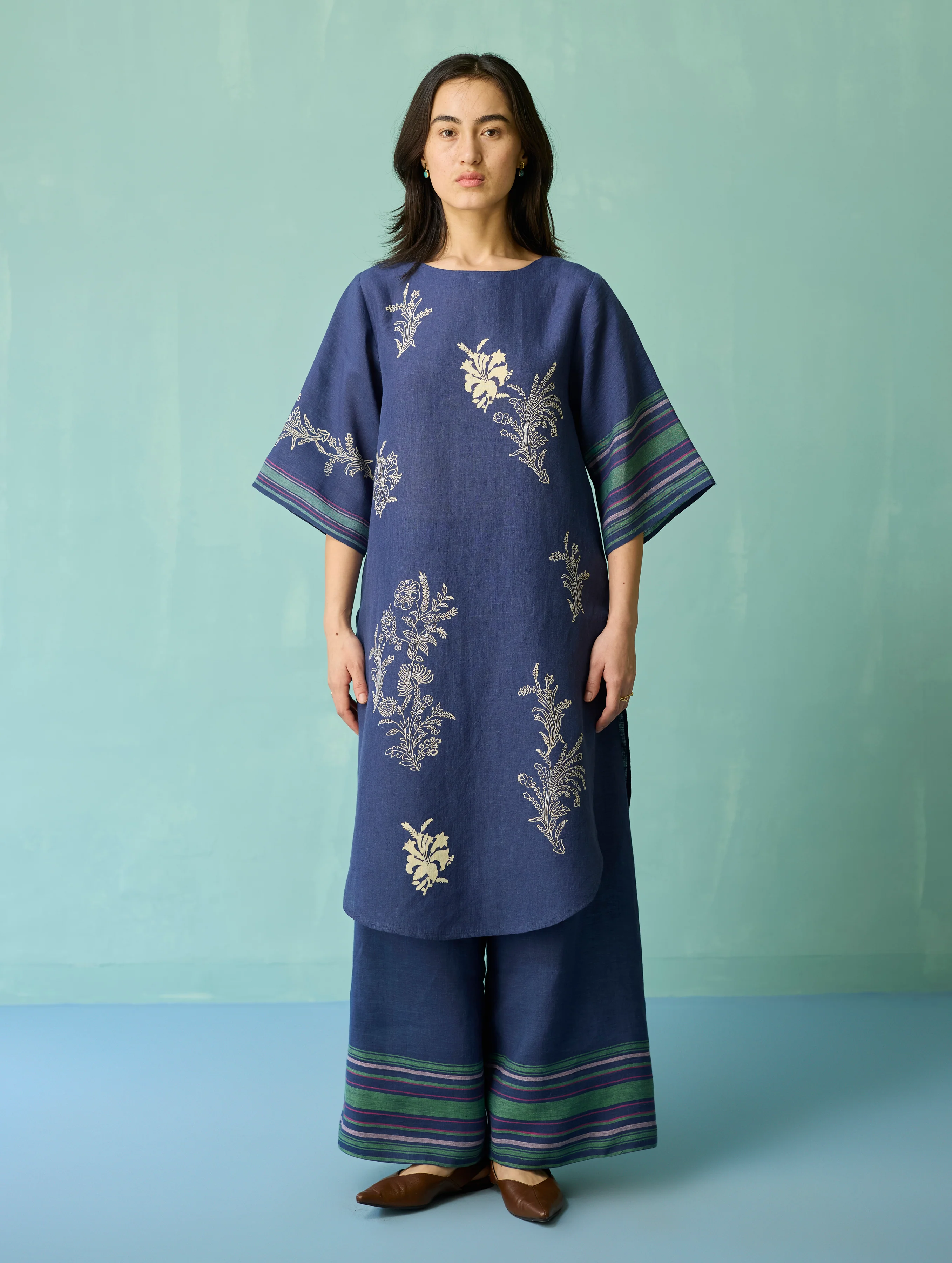 Nami Floral Block-Printed Curved Hem Kurta - Indigo - Image 8