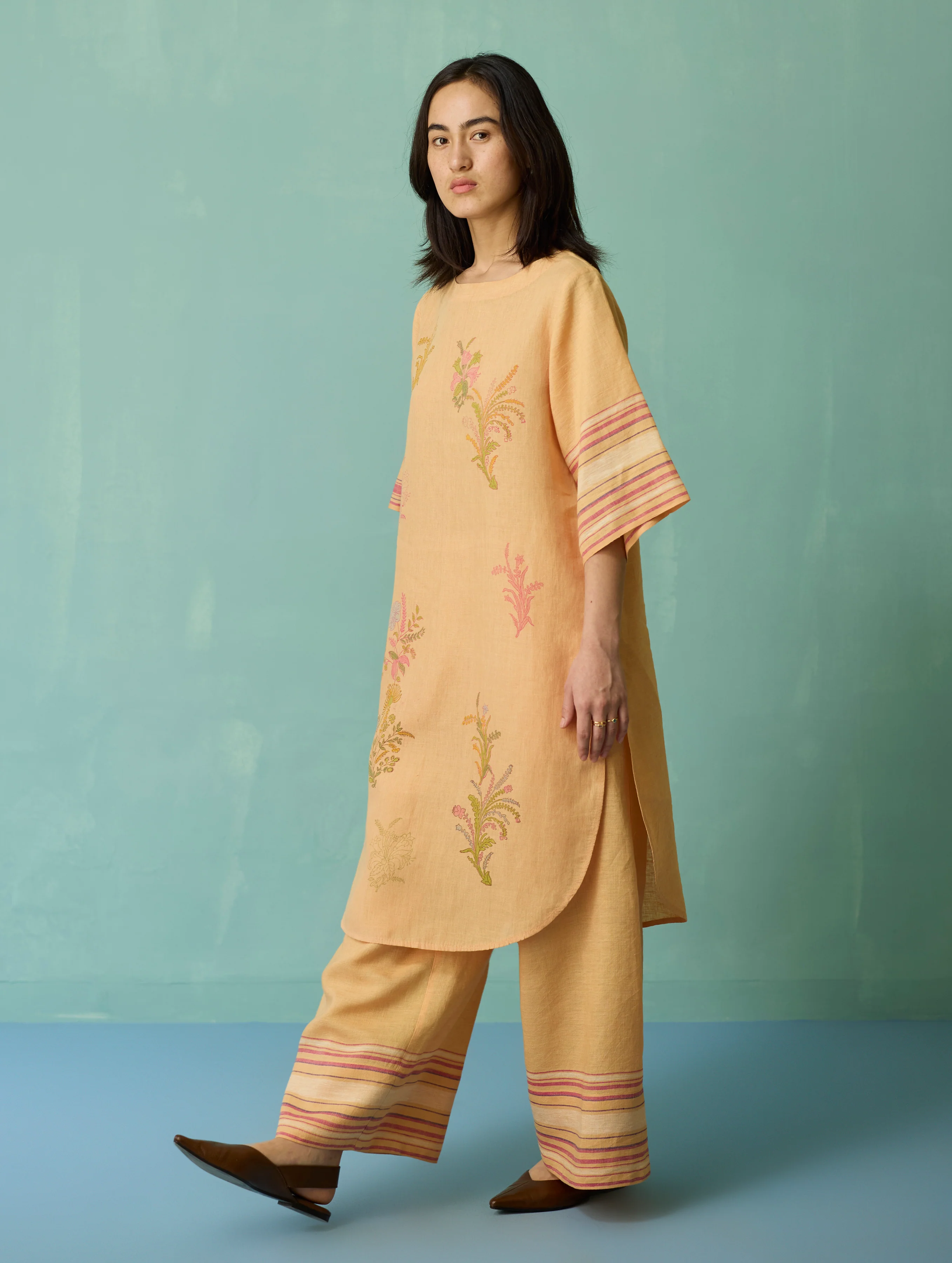 Nami Floral Block-Printed Curved Hem Kurta Set - Apricot - Image 10