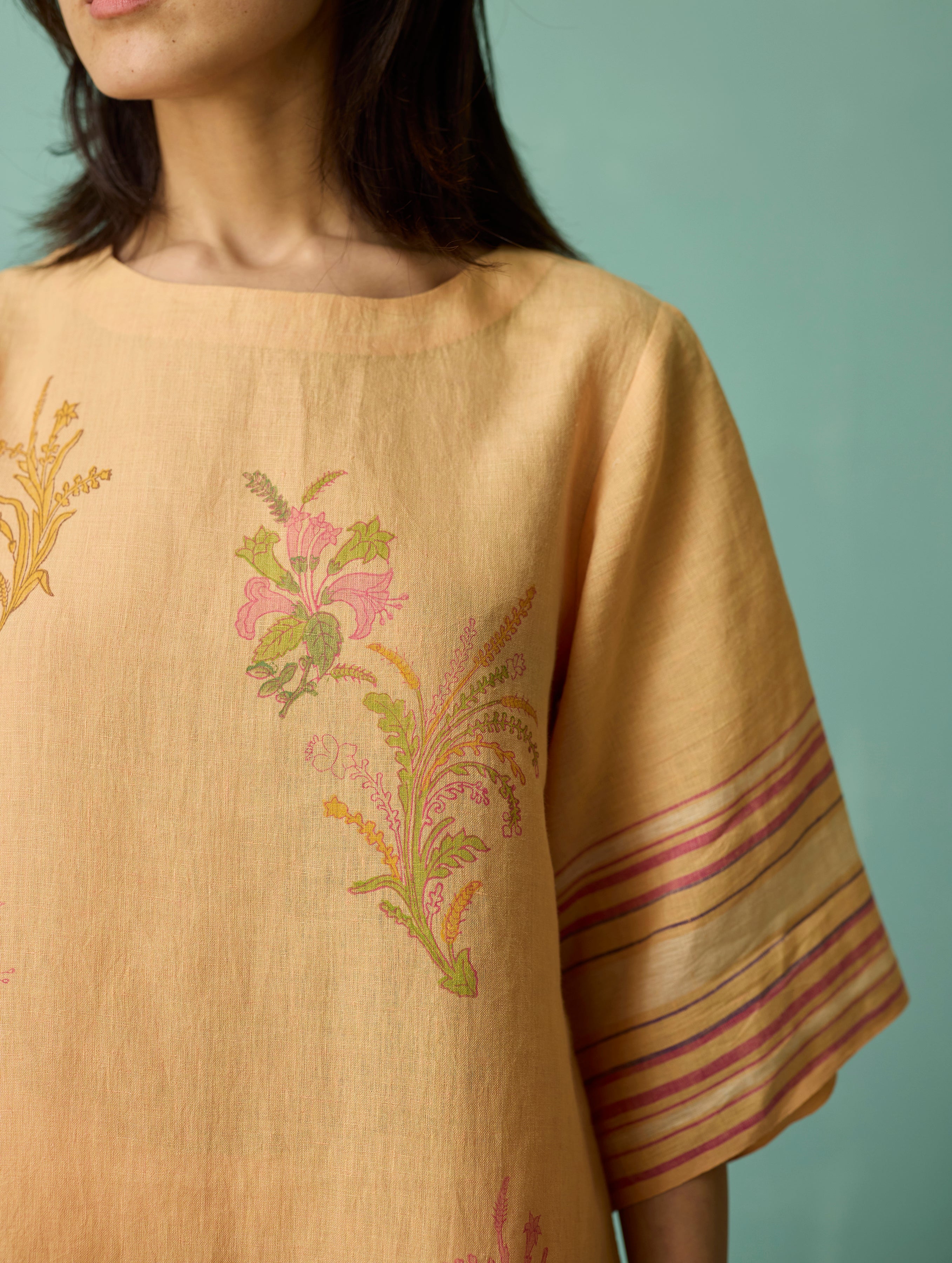 Nami Floral Block-Printed Curved Hem Kurta Set - Apricot - Image 2
