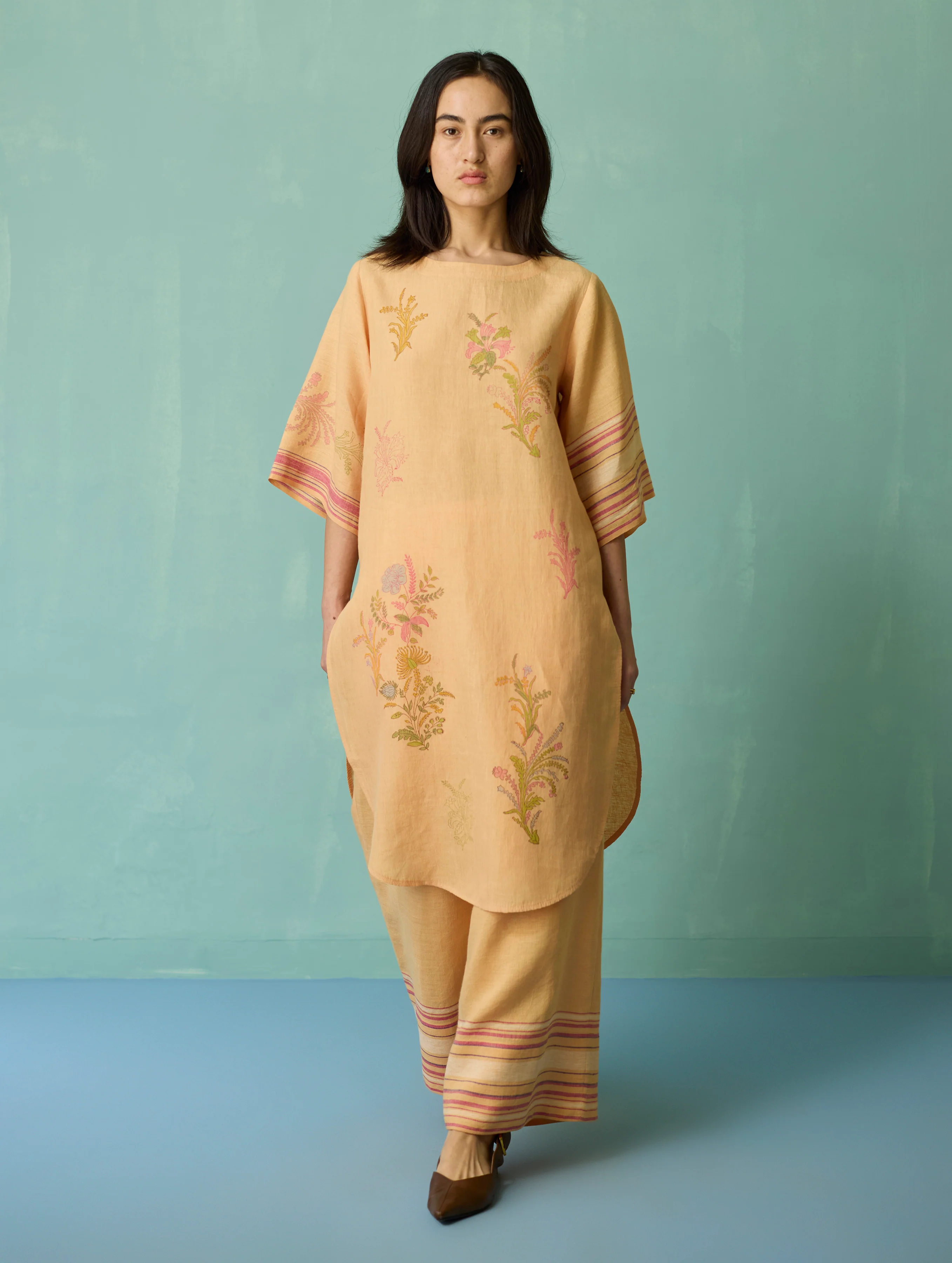 Nami Floral Block-Printed Curved Hem Kurta Set - Apricot - Image 3