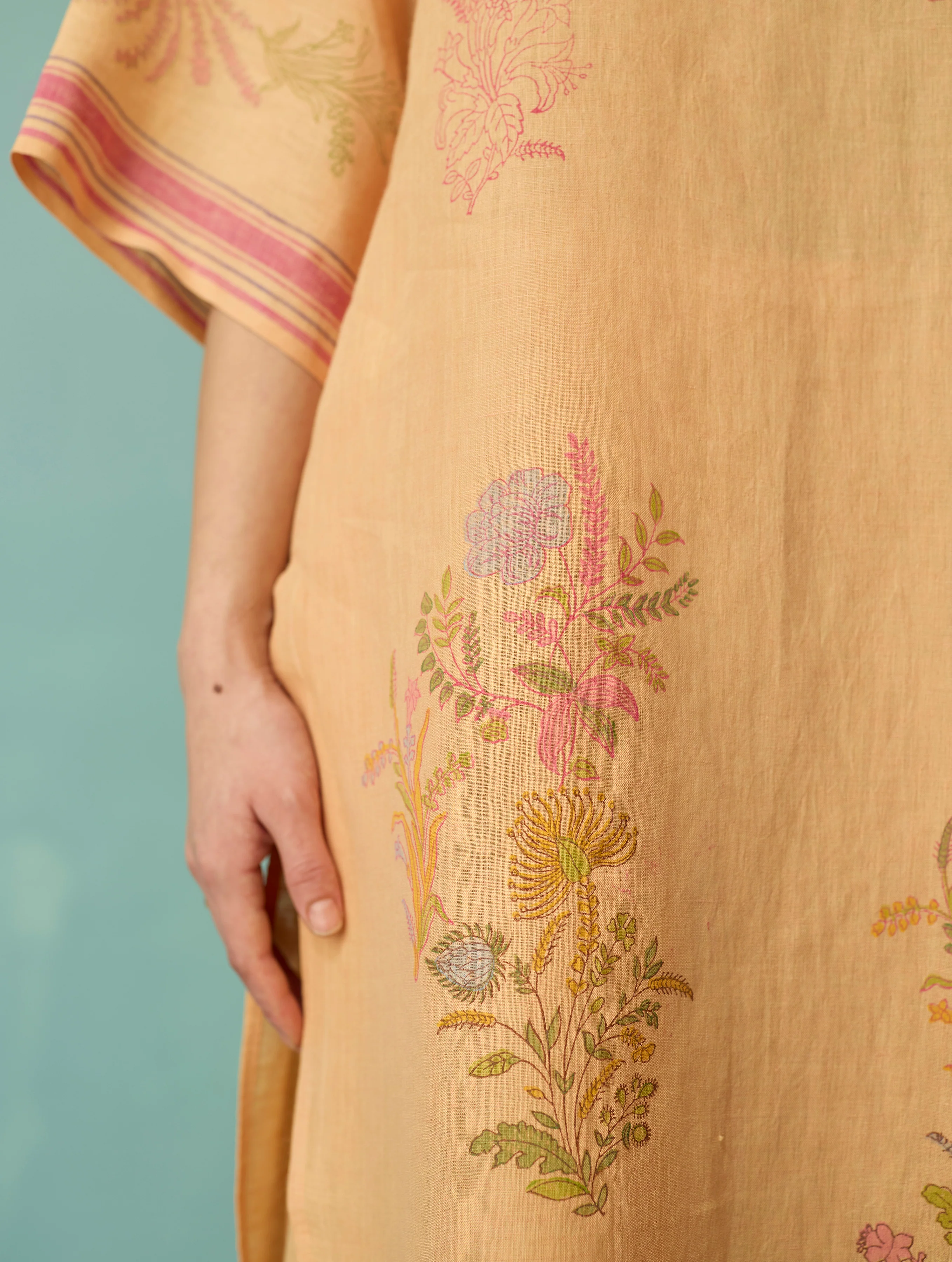 Nami Floral Block-Printed Curved Hem Kurta Set - Apricot - Image 6