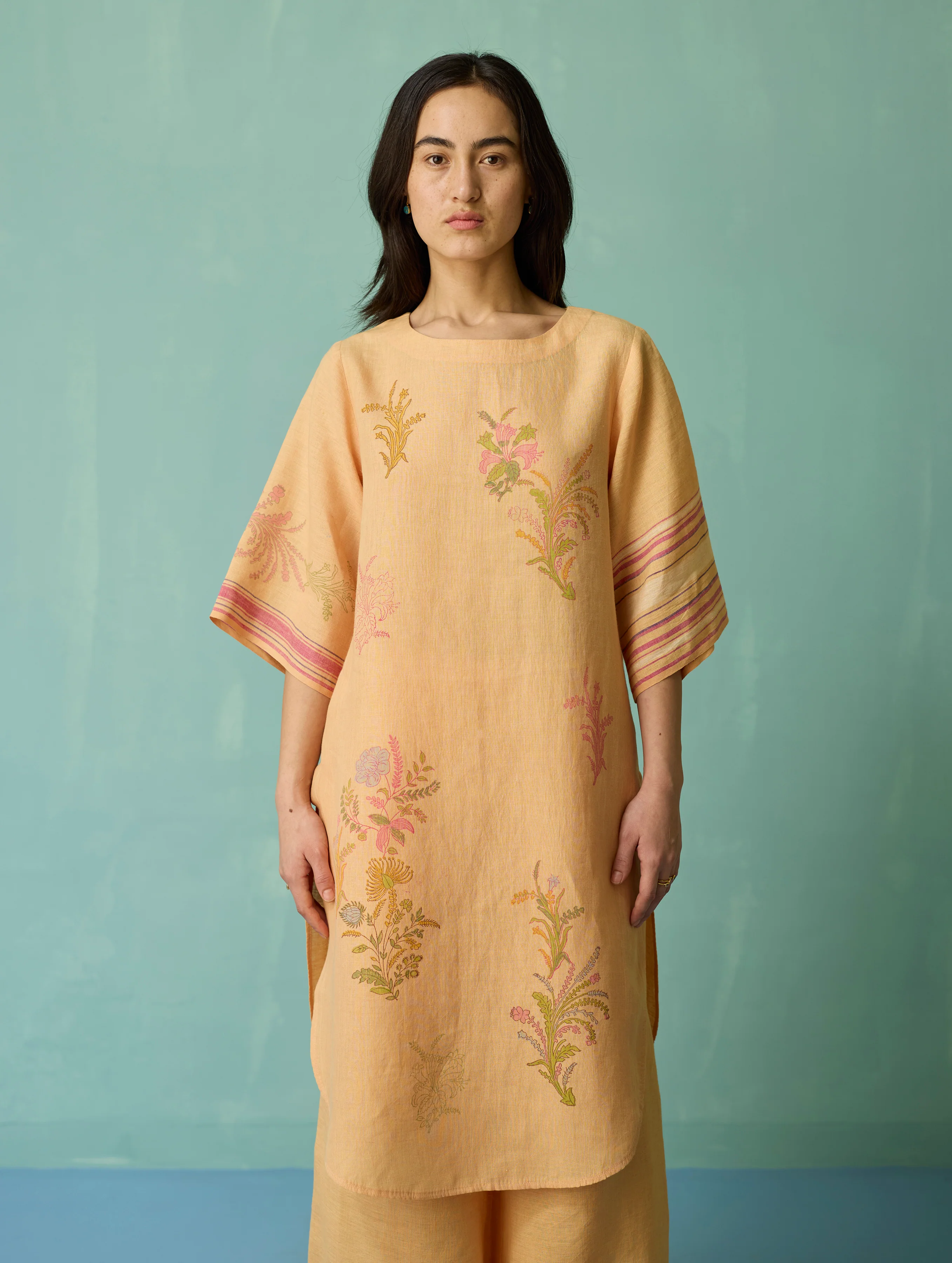 Nami Floral Block-Printed Curved Hem Kurta Set - Apricot - Image 7
