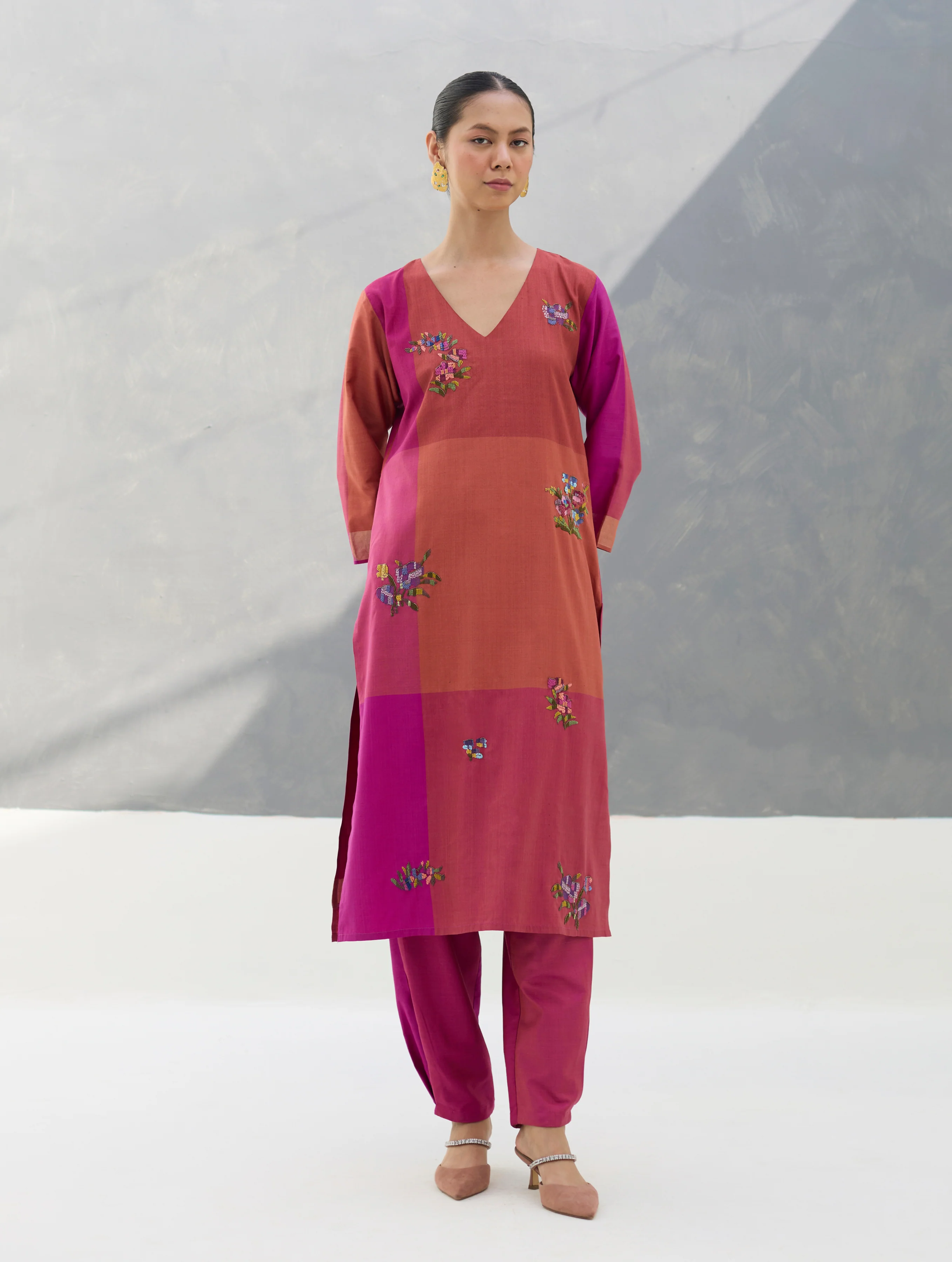 Nira Hand-Embroidered Kurta Set - Rose - Image 11