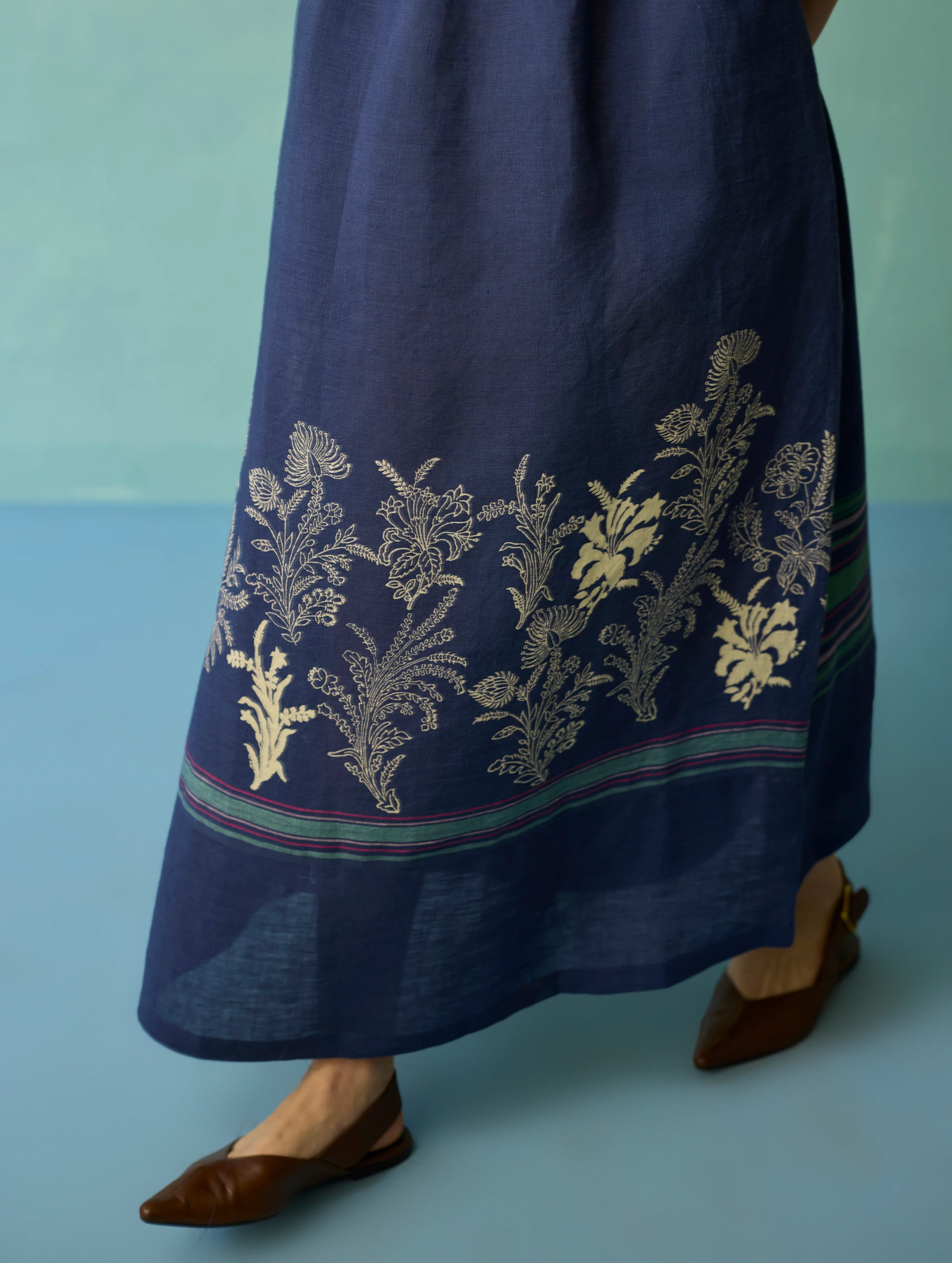 Ora Block-Printed Floral Linen Dress - Indigo - Image 7
