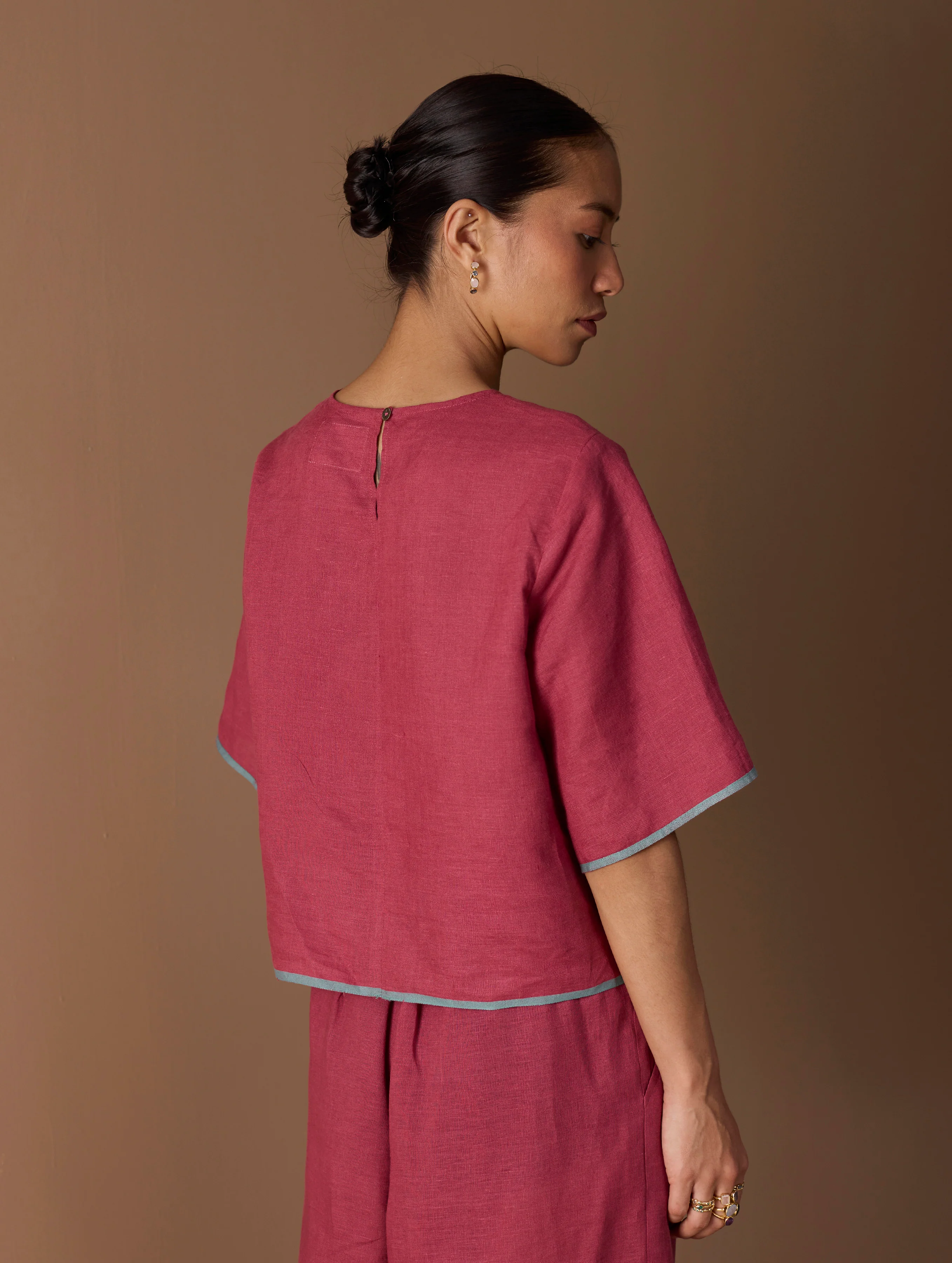 Ozra Cropped Linen Top - Metallic Crimson - Image 7