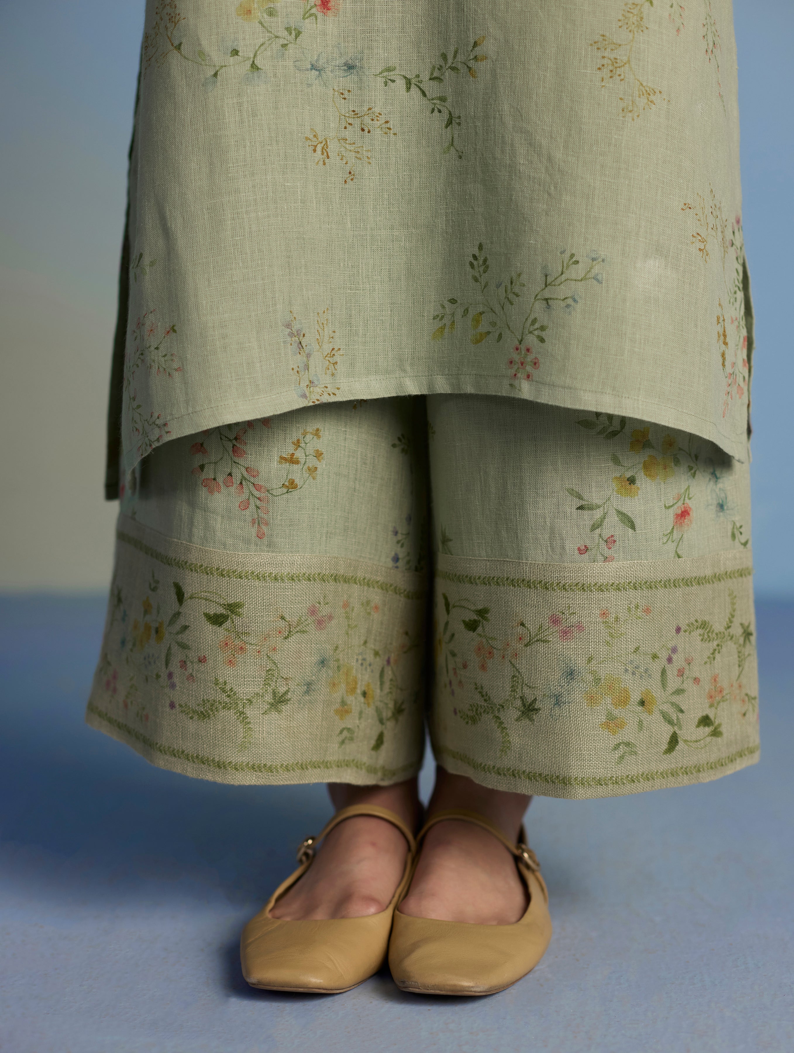Para Hand-Embroidered Linen Kurta Set - Mint - Image 10