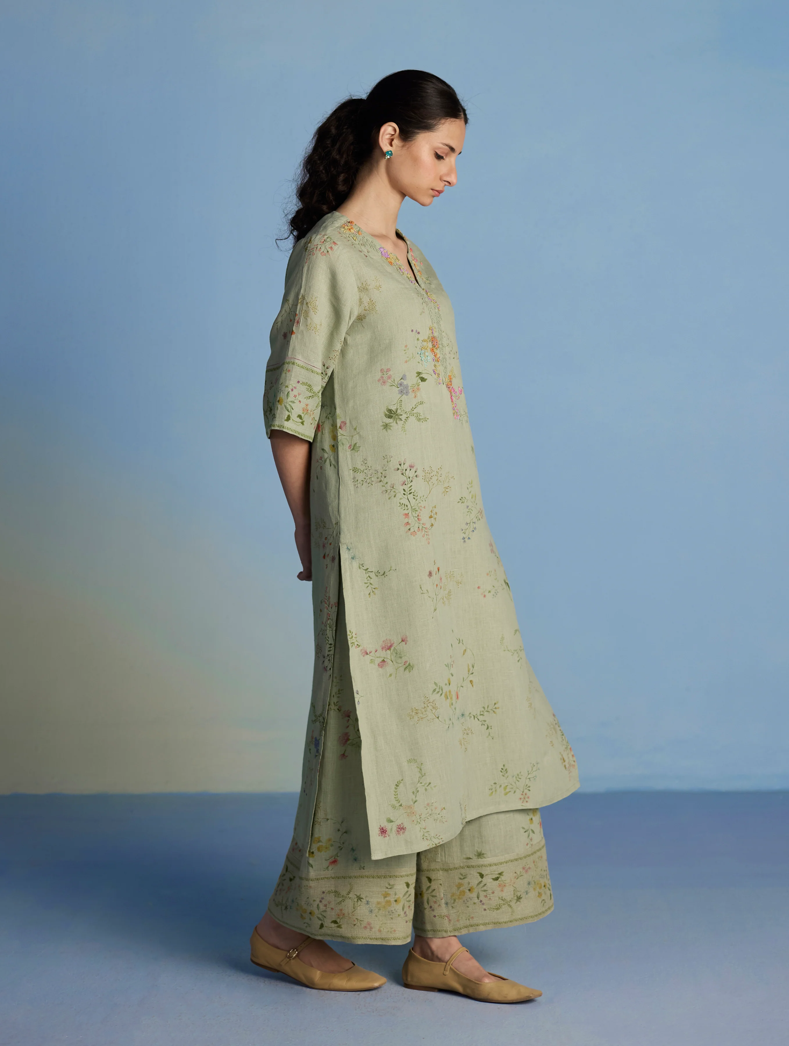 Para Hand-Embroidered Linen Kurta Set - Mint - Image 9