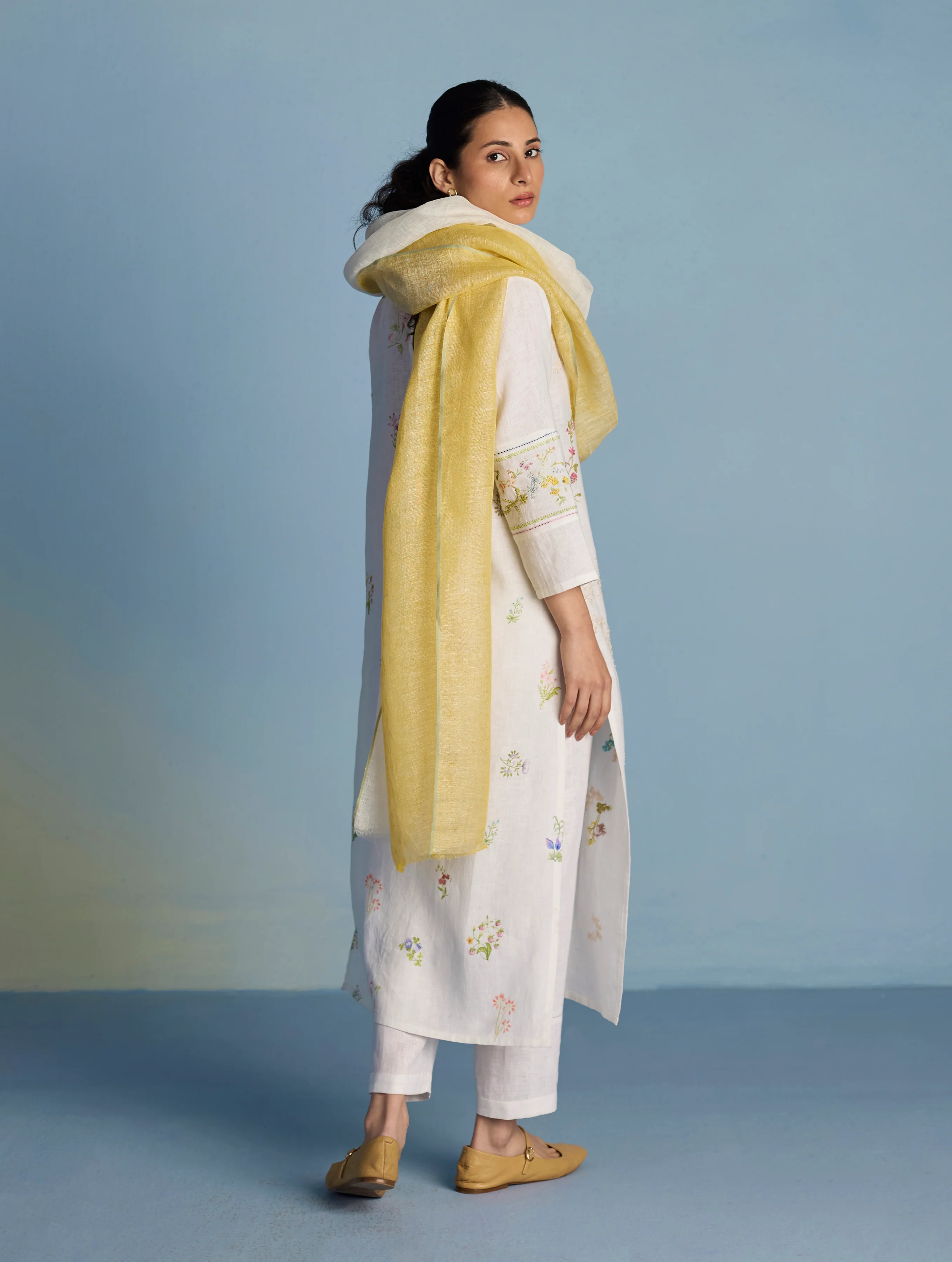 Pomba Handwoven Colour-Blocked Linen Dupatta - Ochre - Image 5