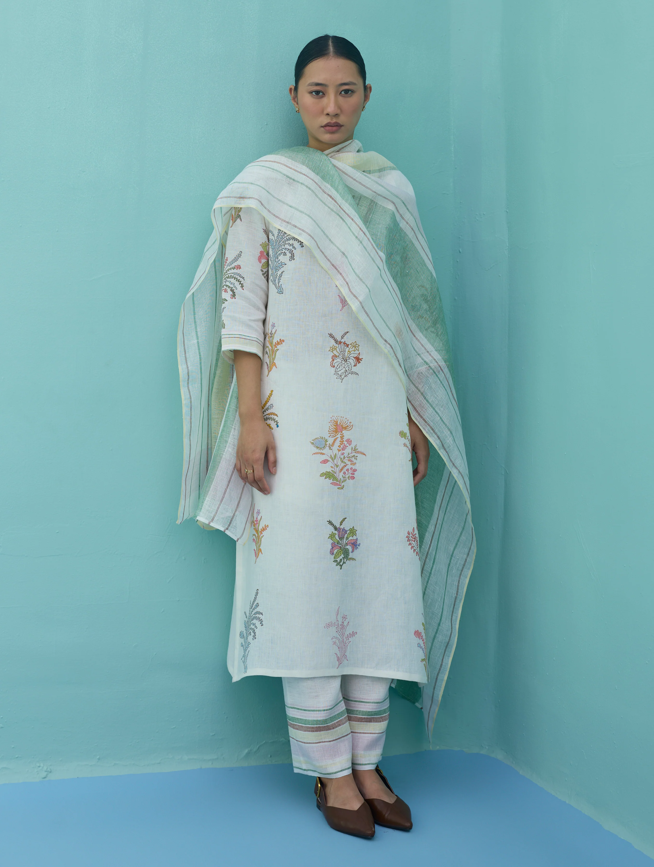 Rava Border Linen Stripe Dupatta - Ivory - Image 8