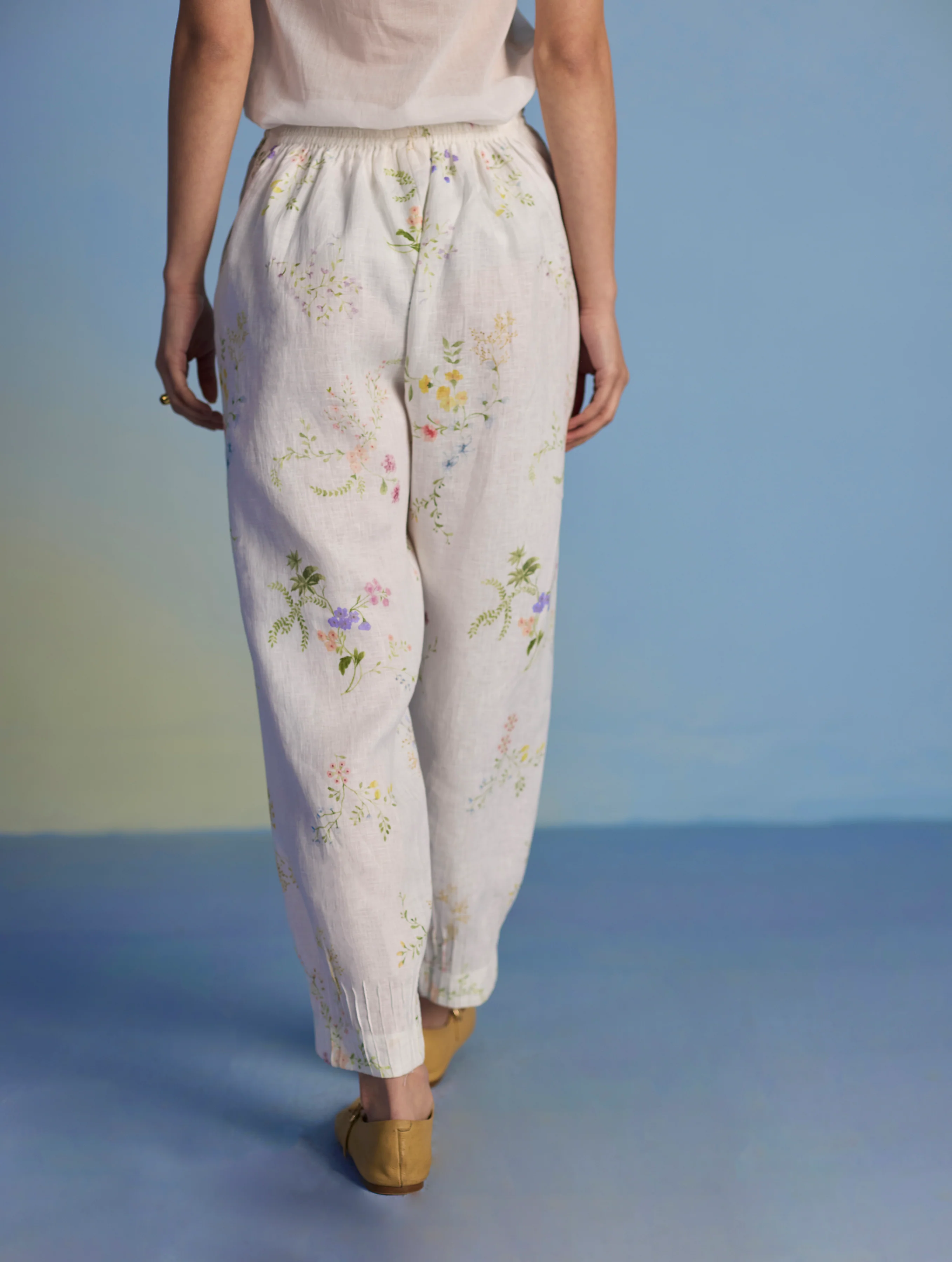 Raya Pintuck Floral Linen Pant - White - Image 5