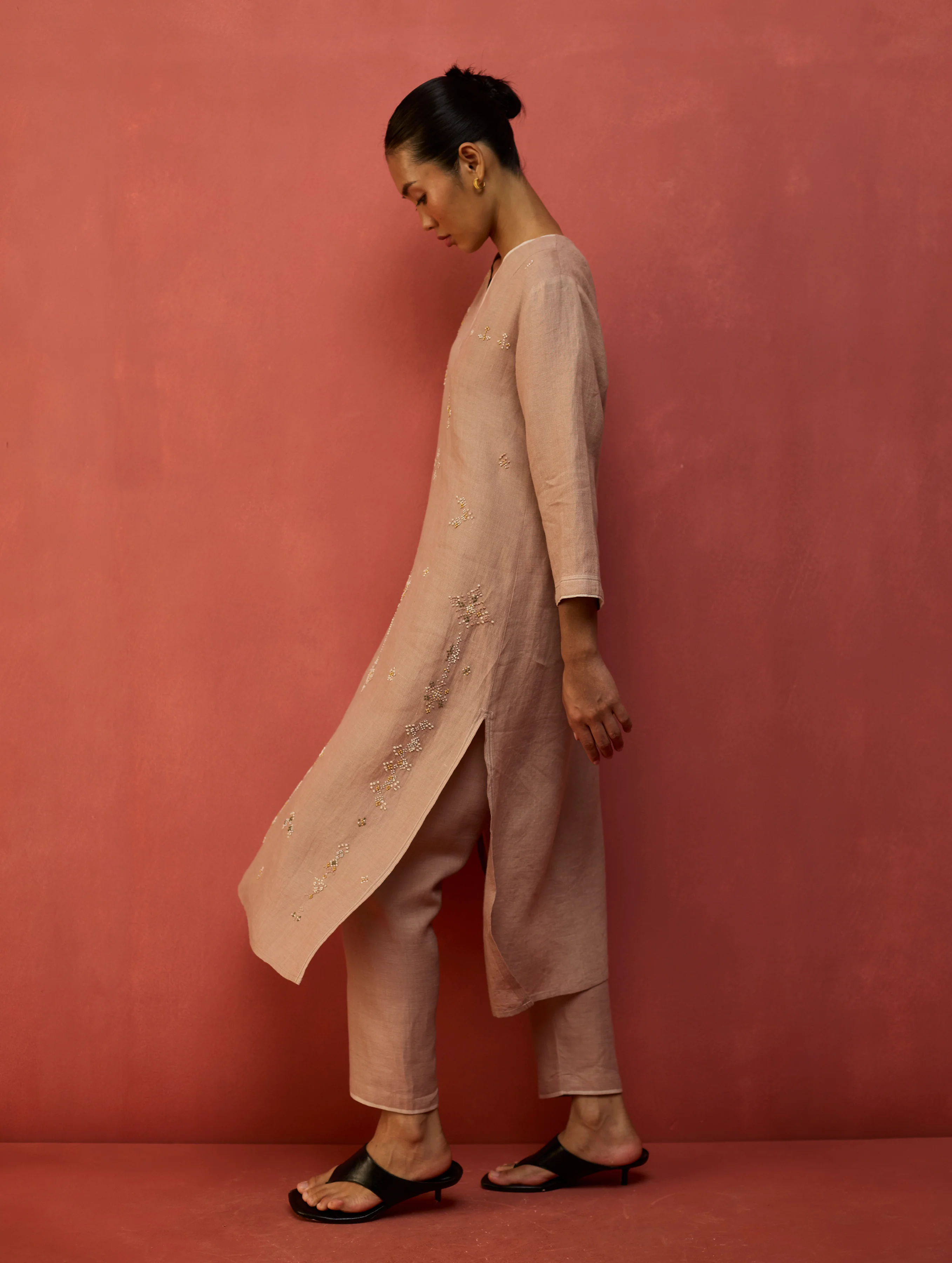 Rena Hand-Embroidered Linen Kurta - Dusty Rose - Image 5