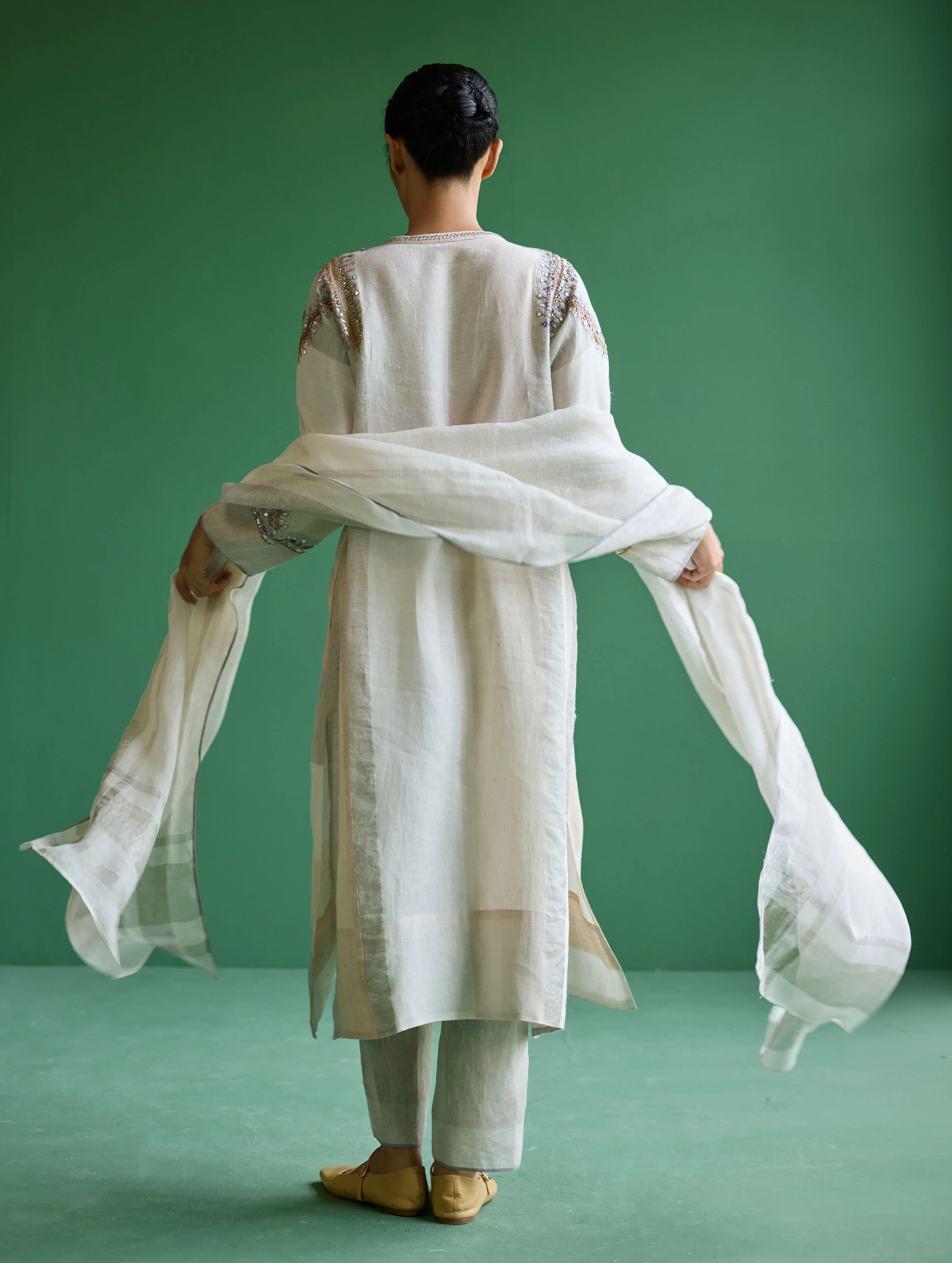 Rida Hand-Embroidered Kurta Set - Ivory - Image 2