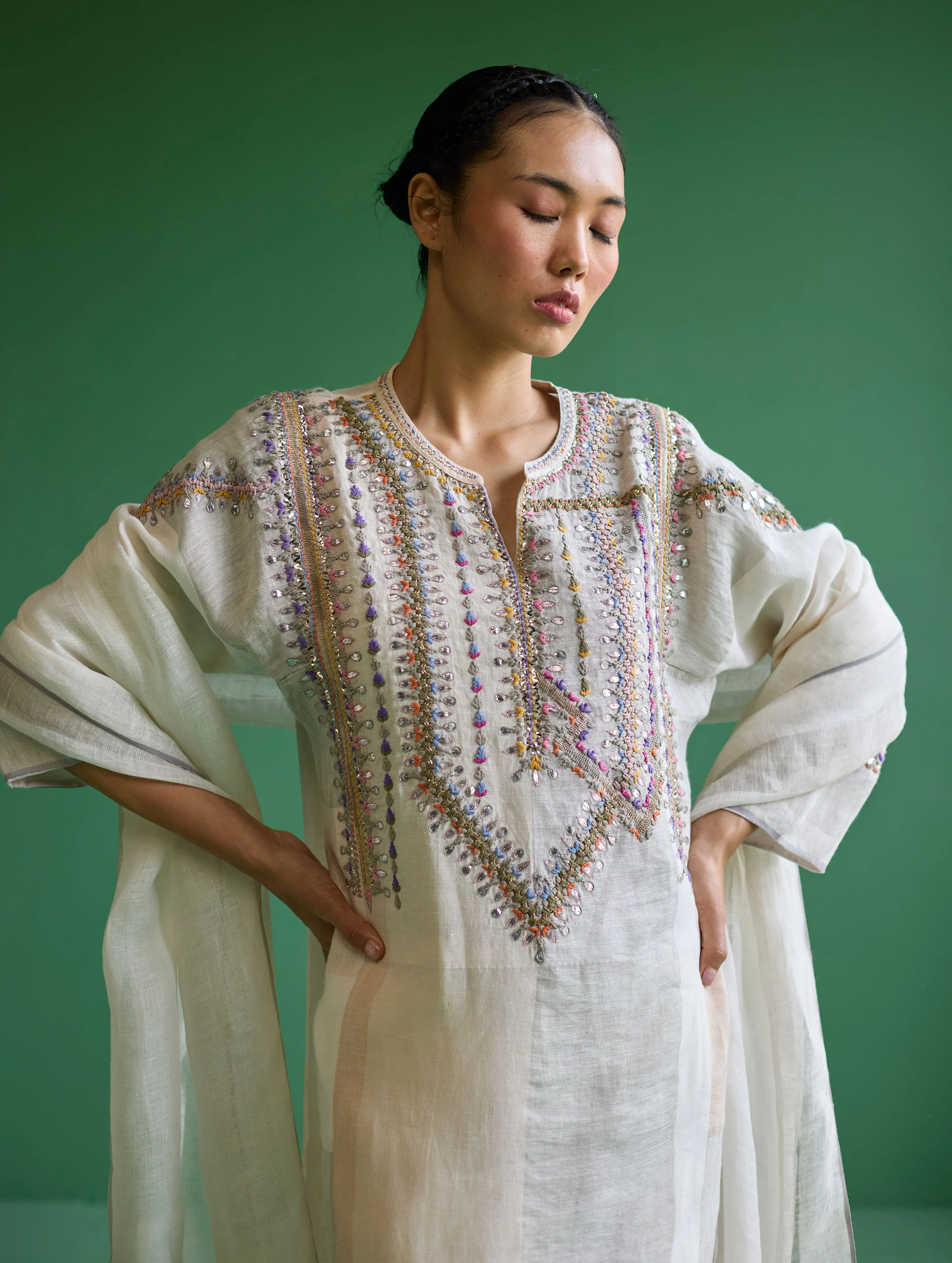 Rida Hand-Embroidered Kurta Set - Ivory - Image 3