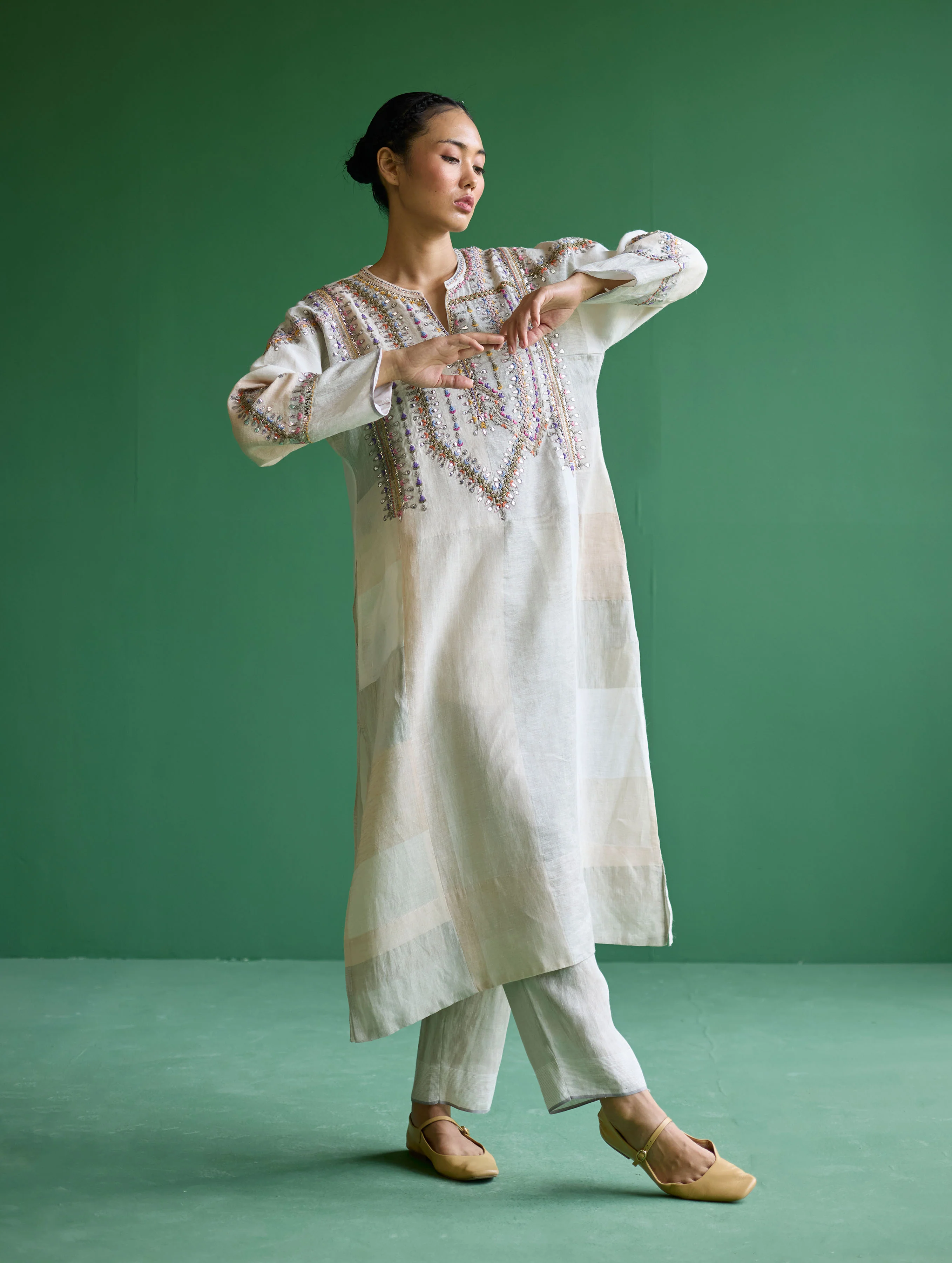 Rida Hand-Embroidered Kurta Set - Ivory - Image 5