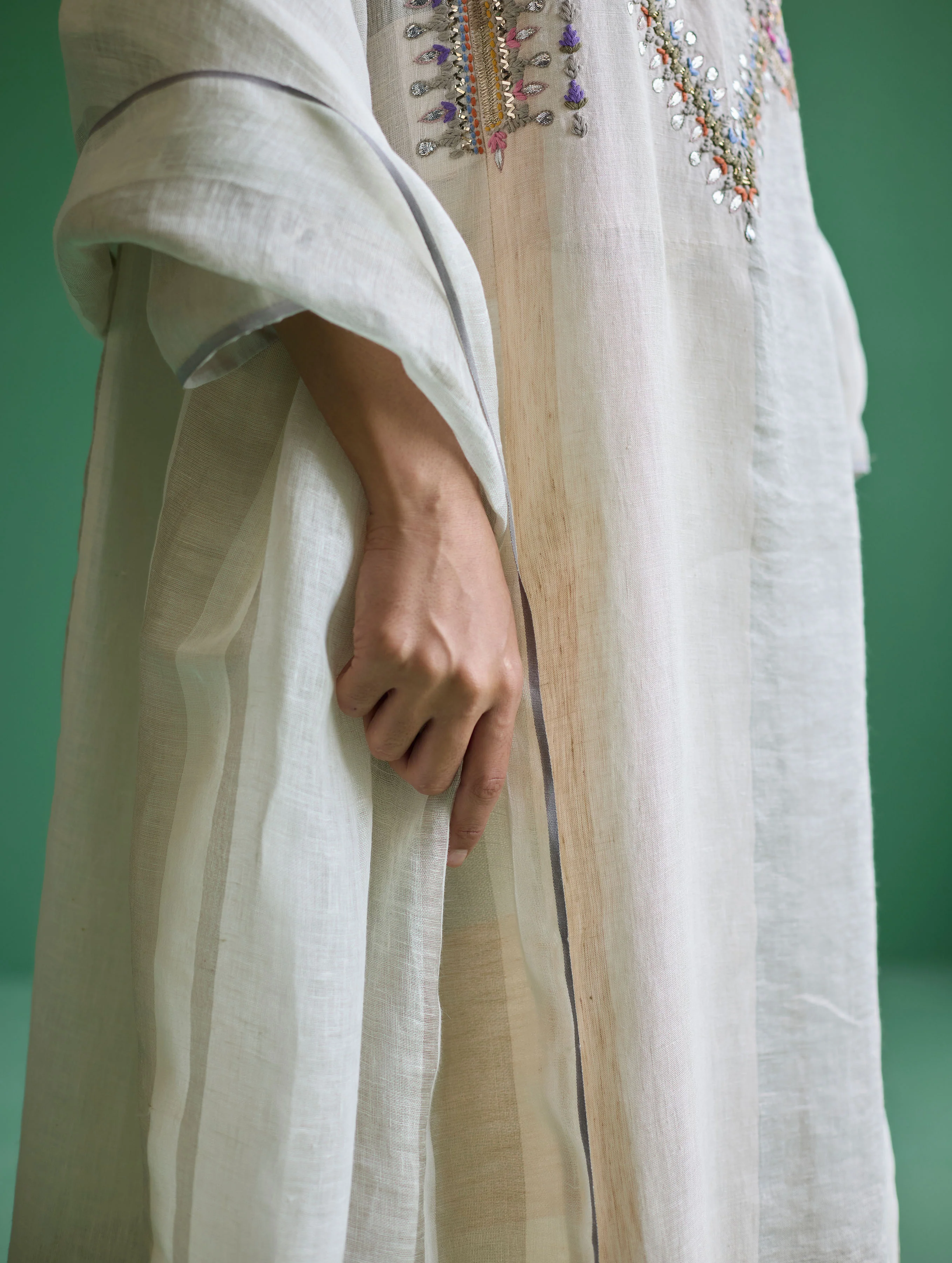 Rida Hand-Embroidered Kurta Set - Ivory - Image 7