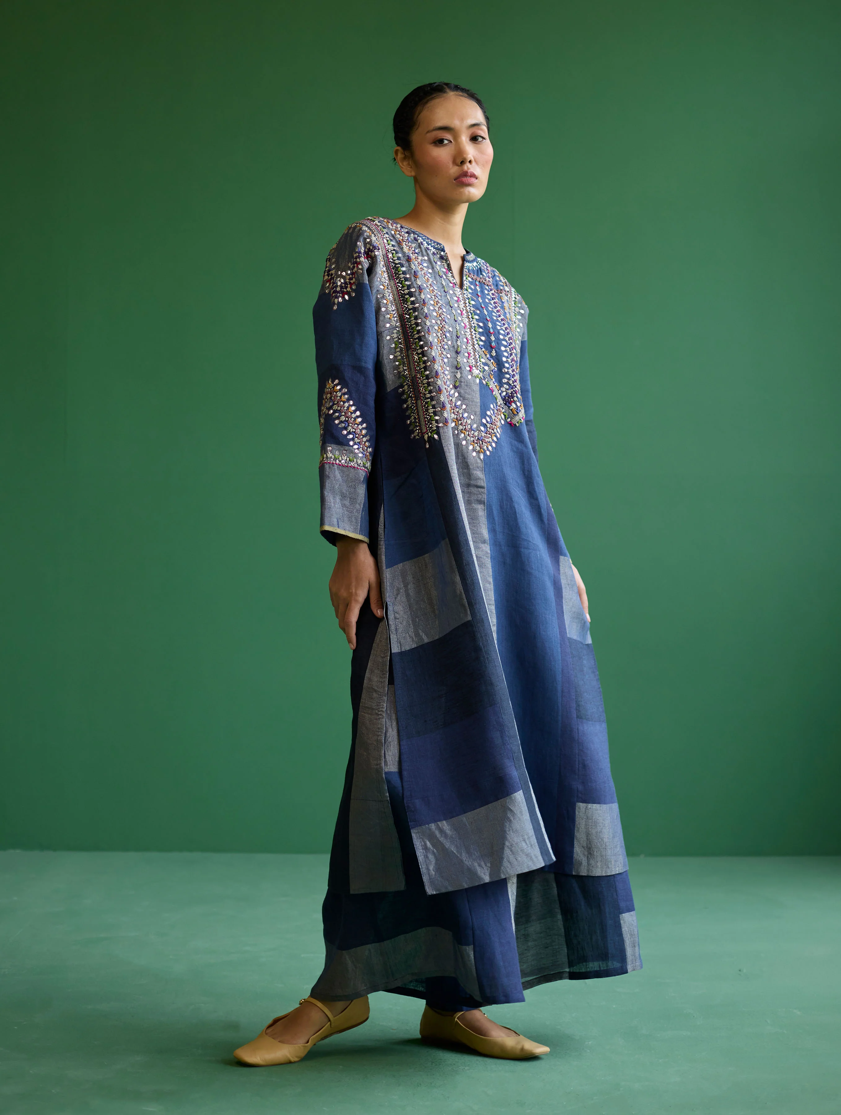 Rida Hand-Embroidered Metallic Linen Kurta - Navy - Image 2