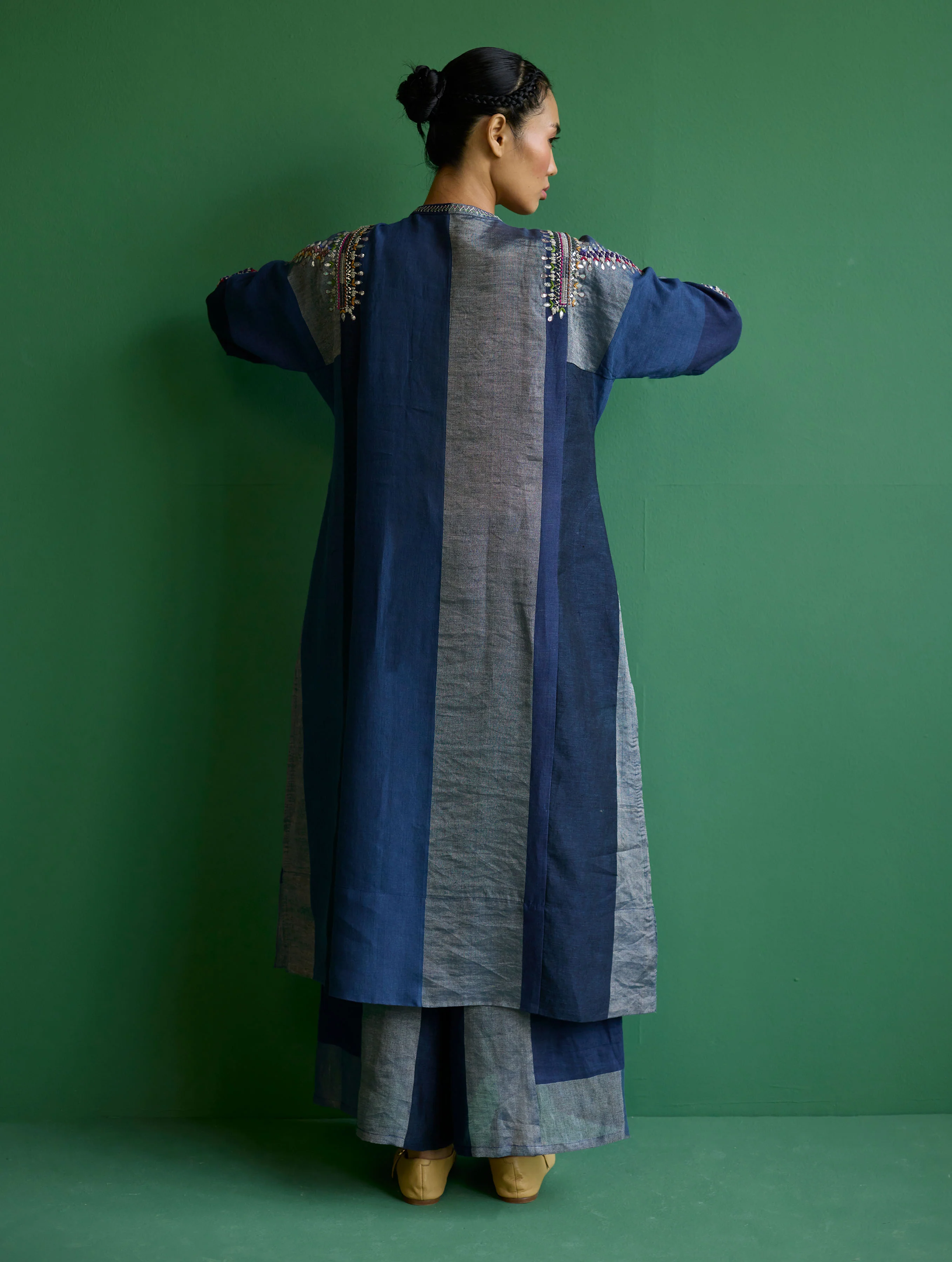 Rida Hand-Embroidered Metallic Linen Kurta - Navy - Image 9