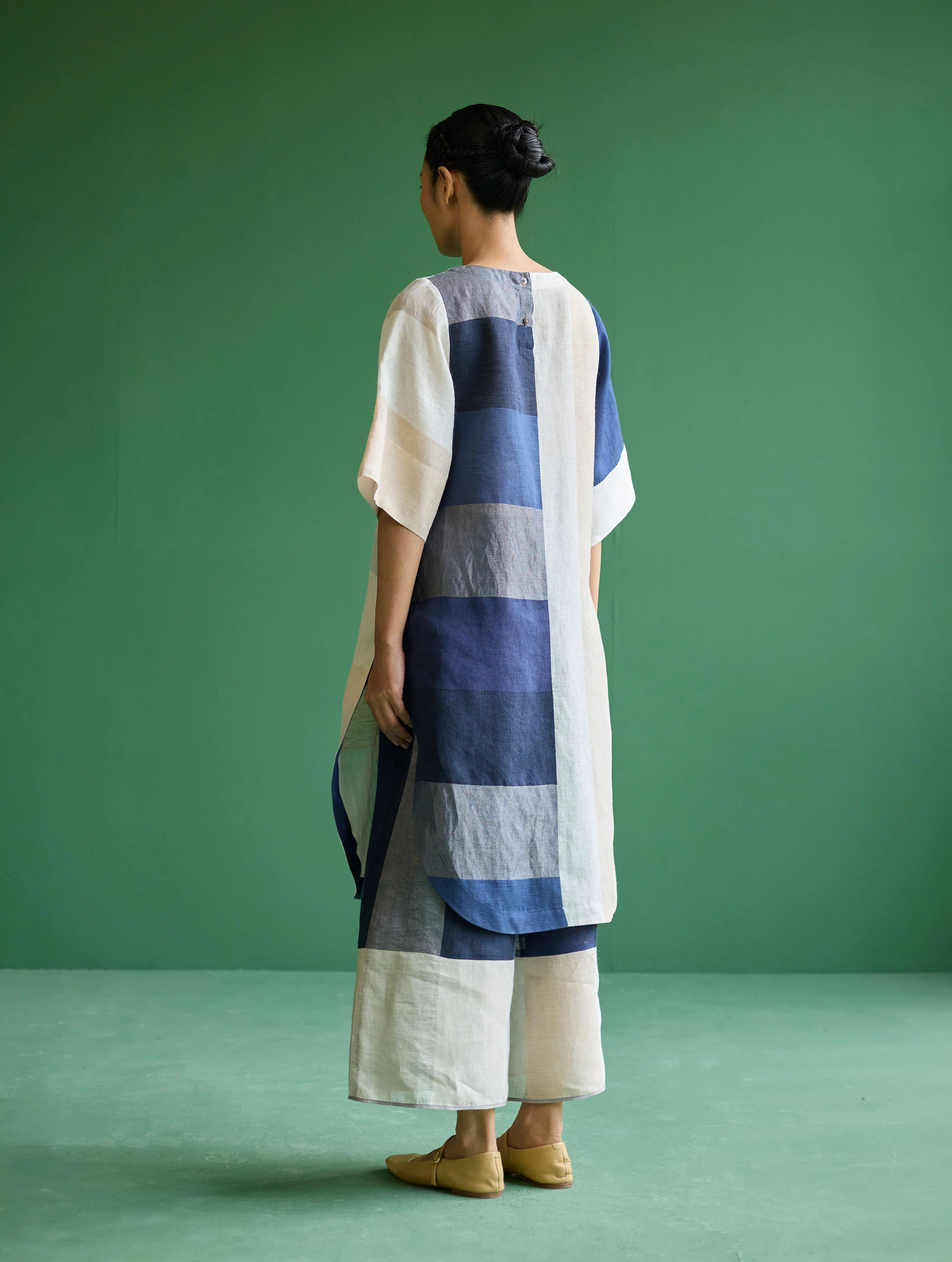 Risa Color-Blocked Linen Kurta - Navy - Image 3
