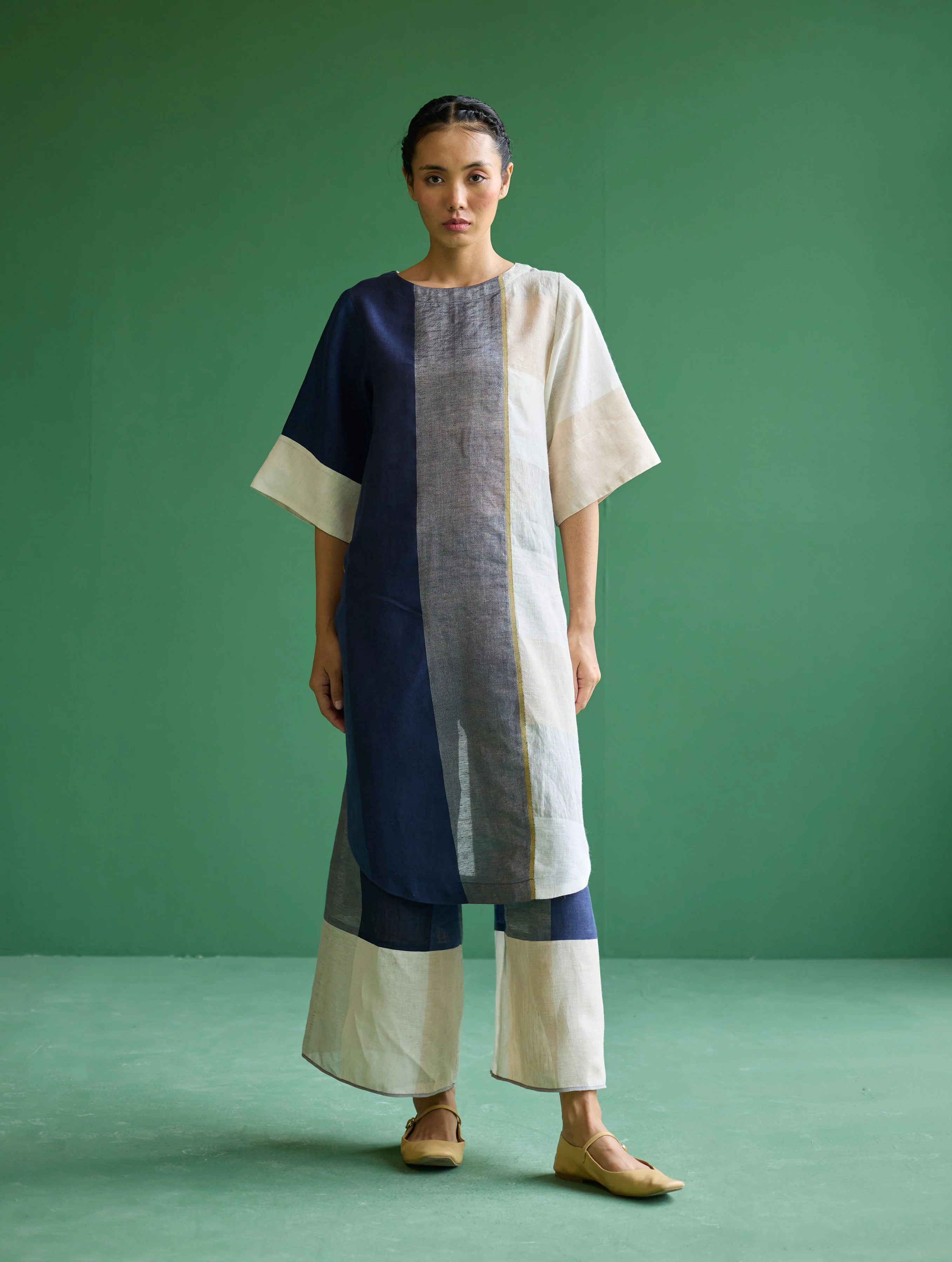 Risa Color-Blocked Linen Kurta - Navy - Image 4