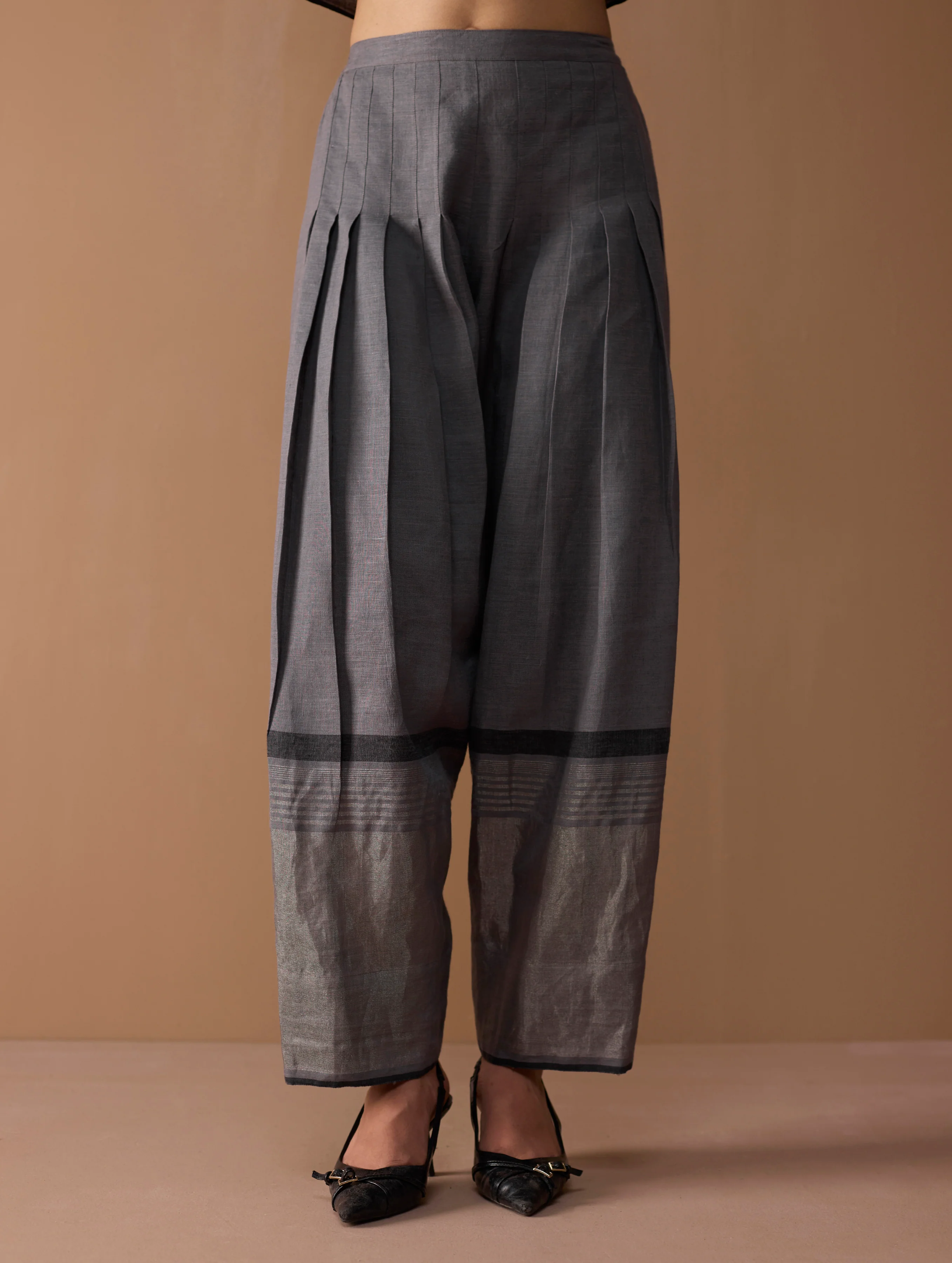 Sahar Hand-Embroidered Kurta Set - Metallic Grey - Image 15