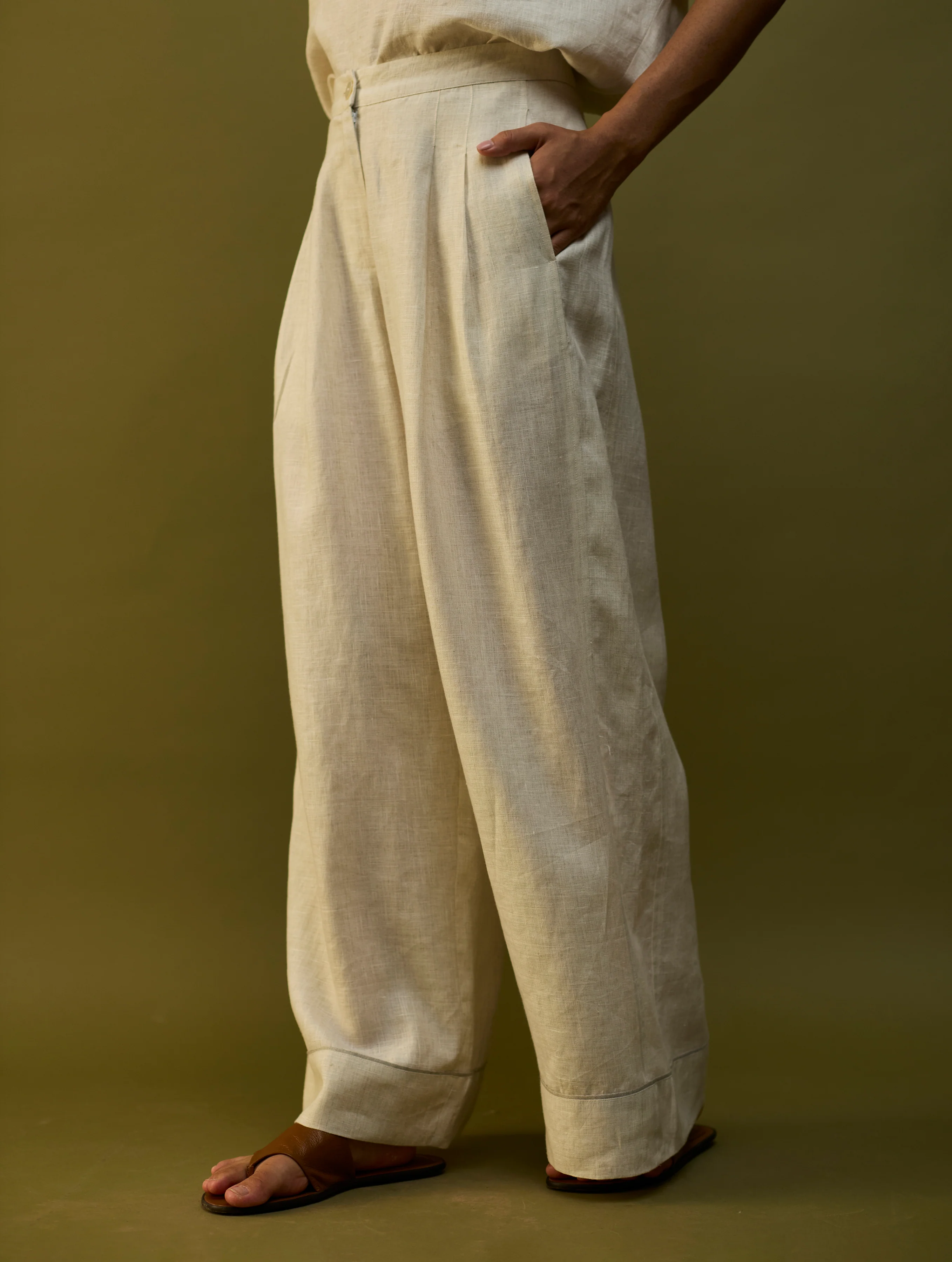 Sumire Curved Hem Linen Co-ord Set - Off White - Image 8