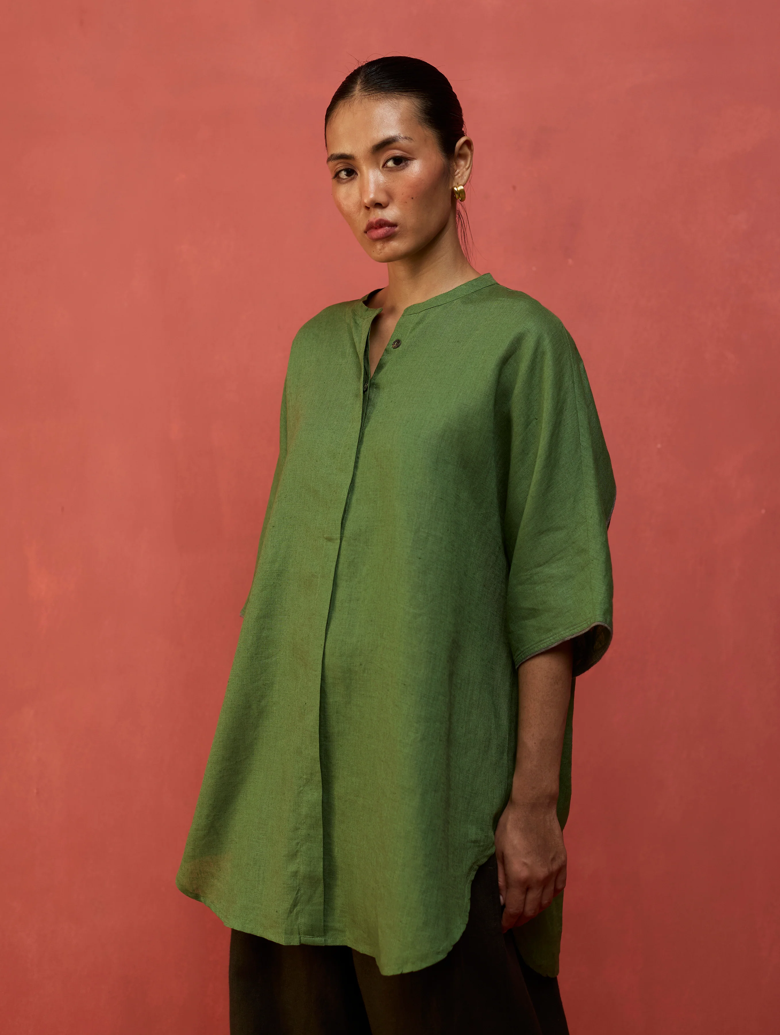 Sumire Curved Hem Linen Top - Fern Green - Image 3