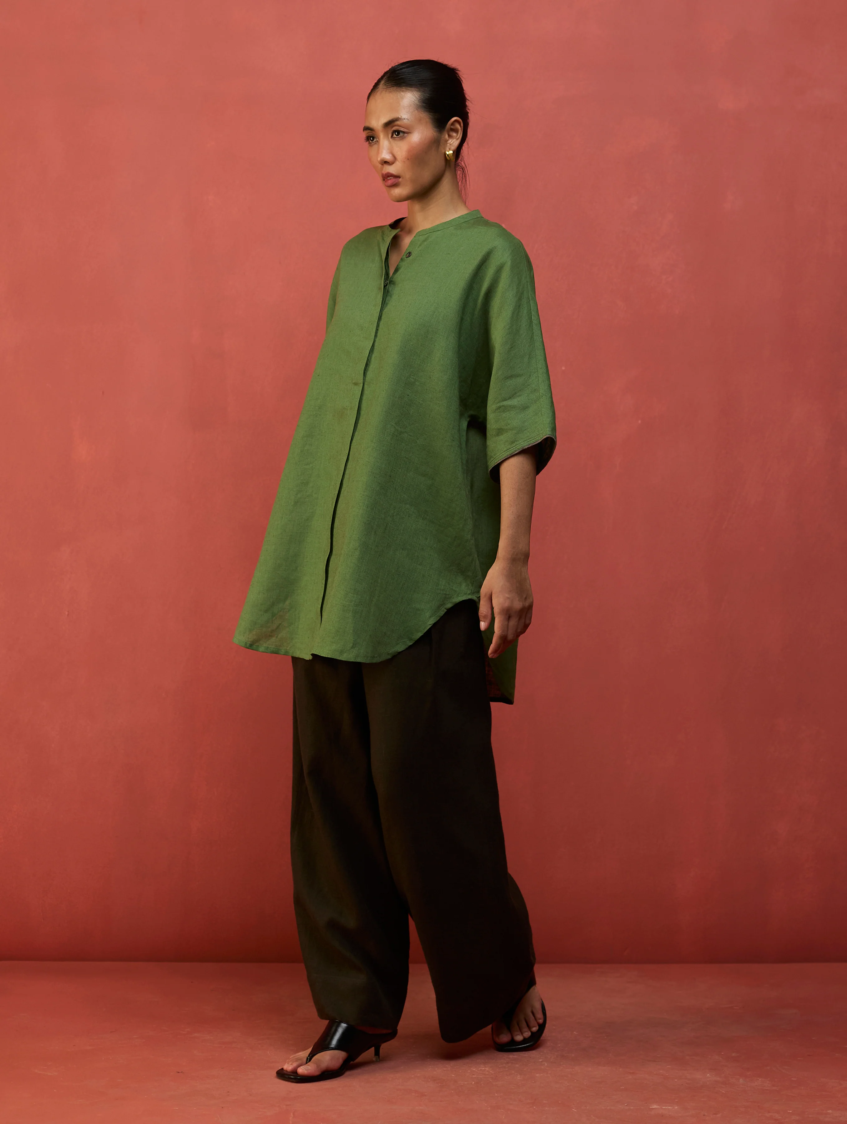 Sumire Curved Hem Linen Top - Fern Green - Image 4