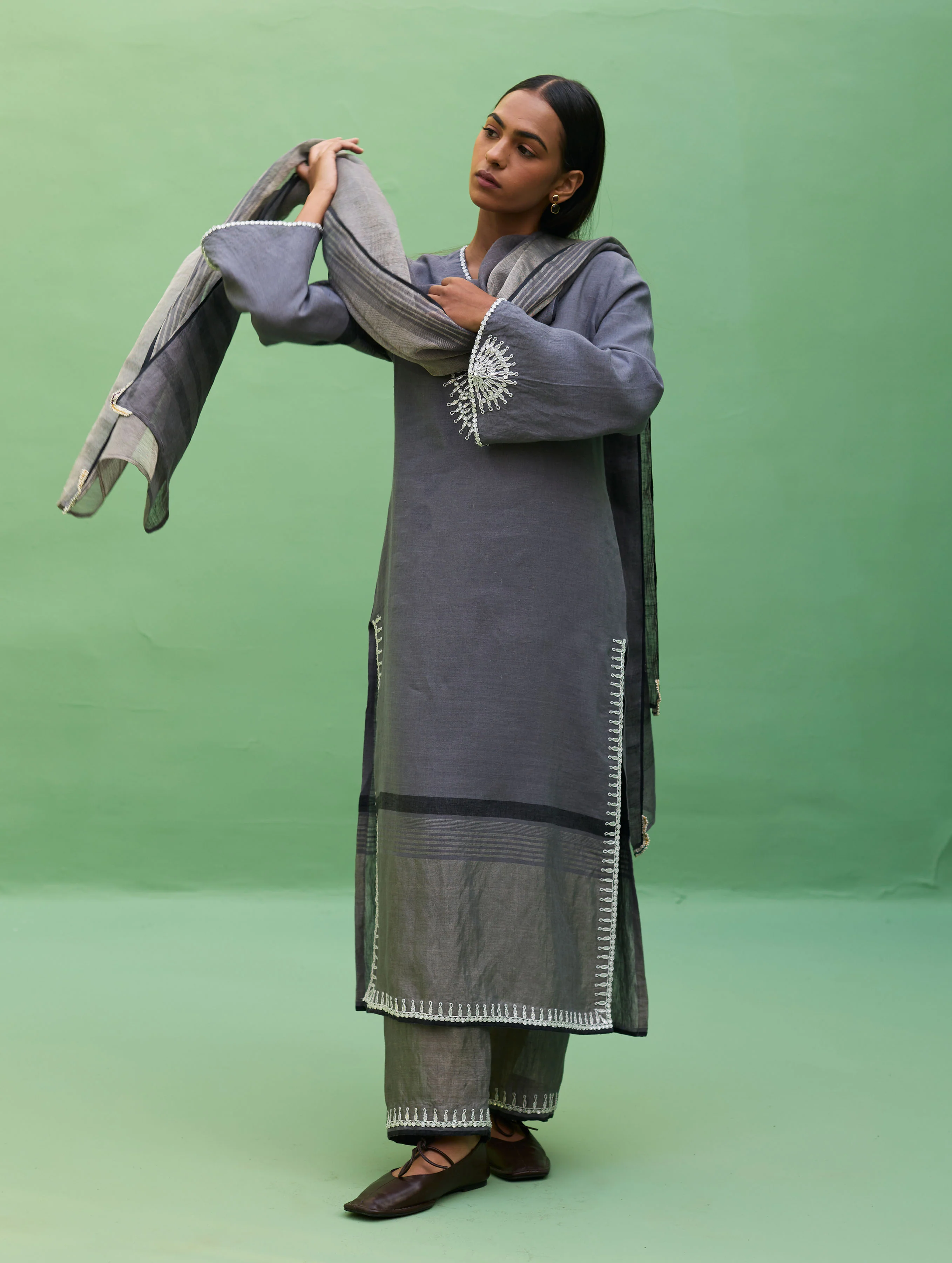 Susie Gotapatti Linen Kurta Set - Metallic Grey - Image 10
