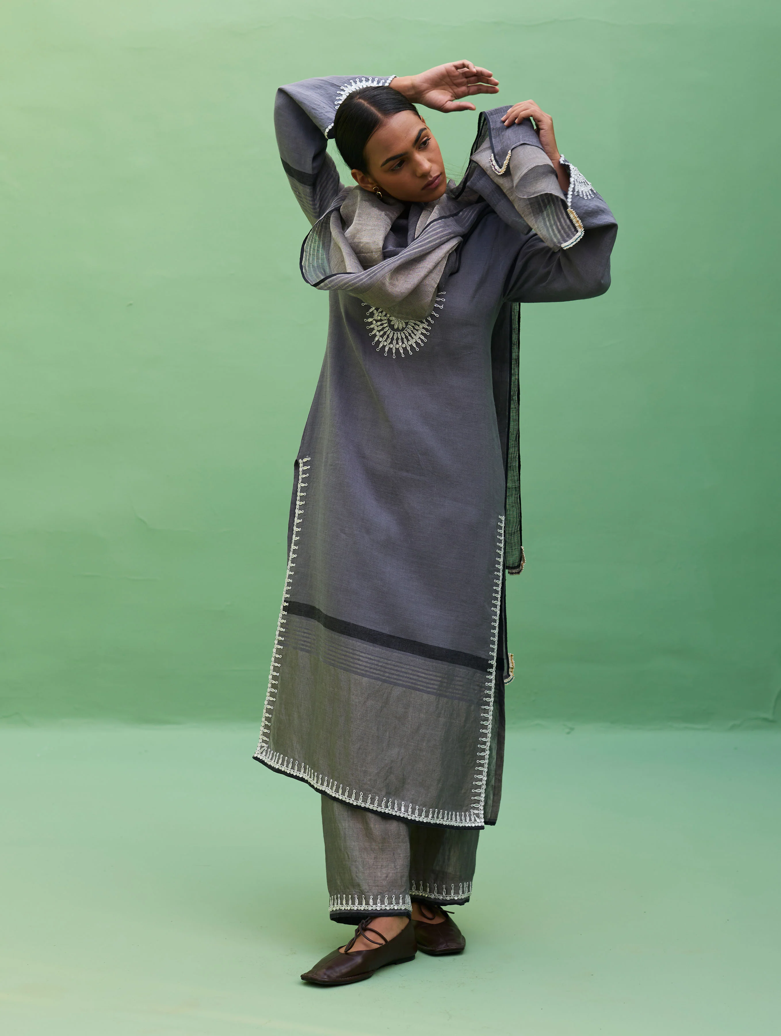 Susie Gotapatti Linen Kurta Set - Metallic Grey - Image 13
