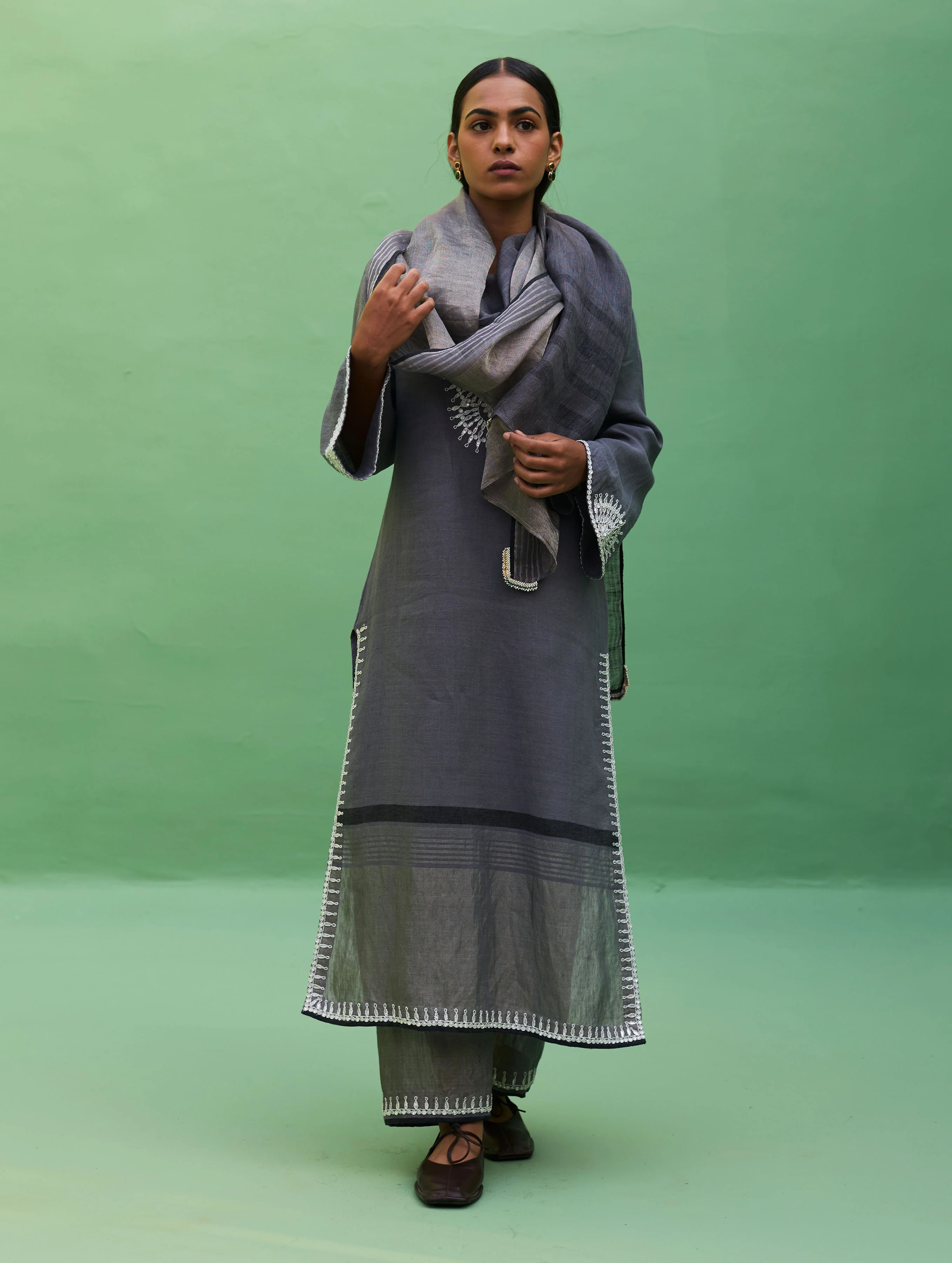Susie Gotapatti Linen Kurta Set - Metallic Grey - Image 5