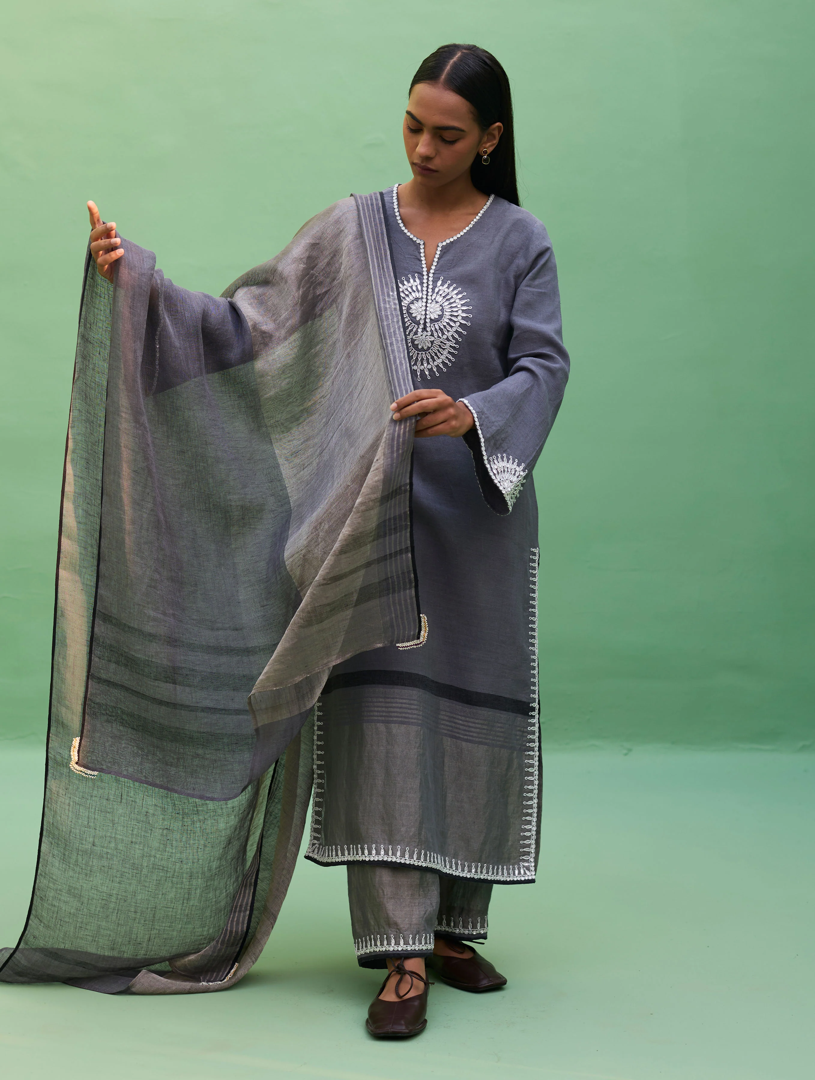 Susie Gotapatti Linen Kurta Set - Metallic Grey - Image 7
