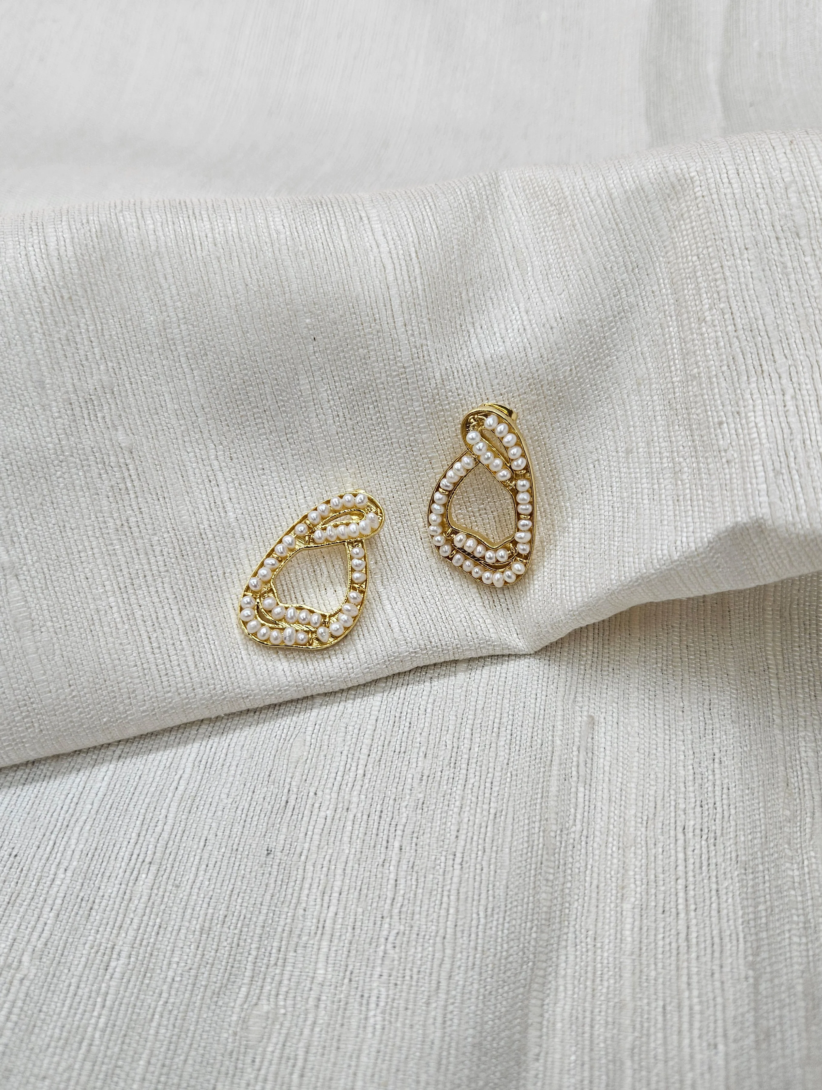 Suzi Earring - Pearl