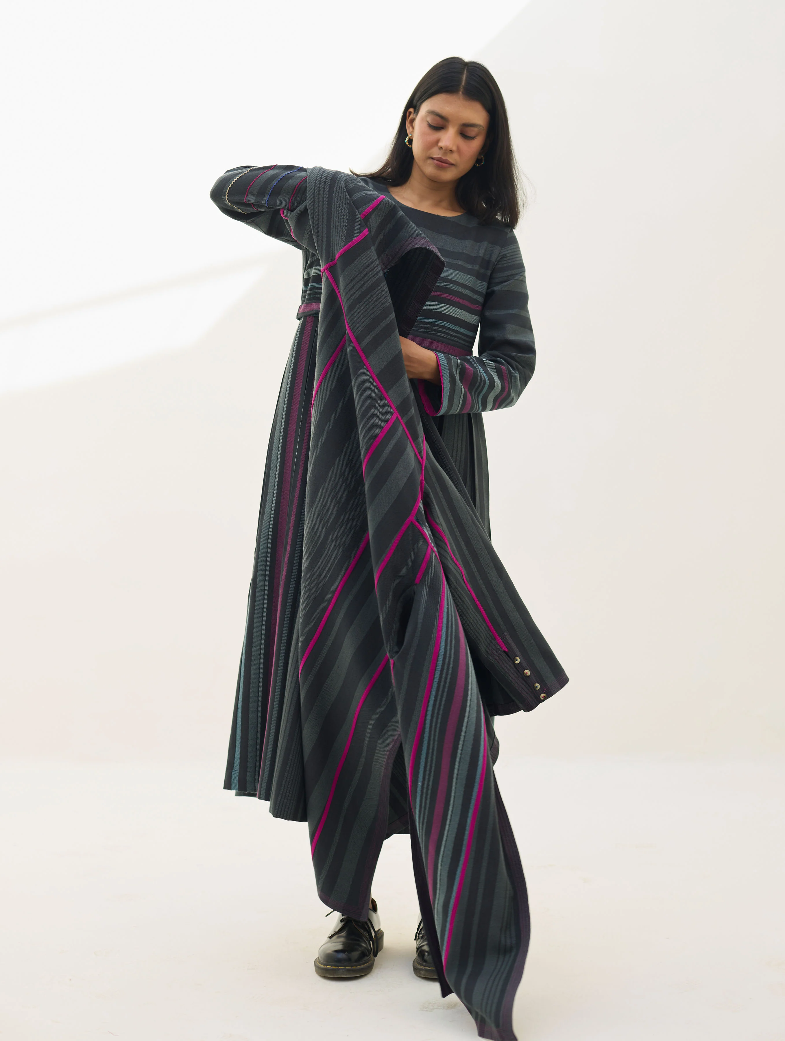 Thena Reversible Merino Wool Overlay - Charcoal - Image 2