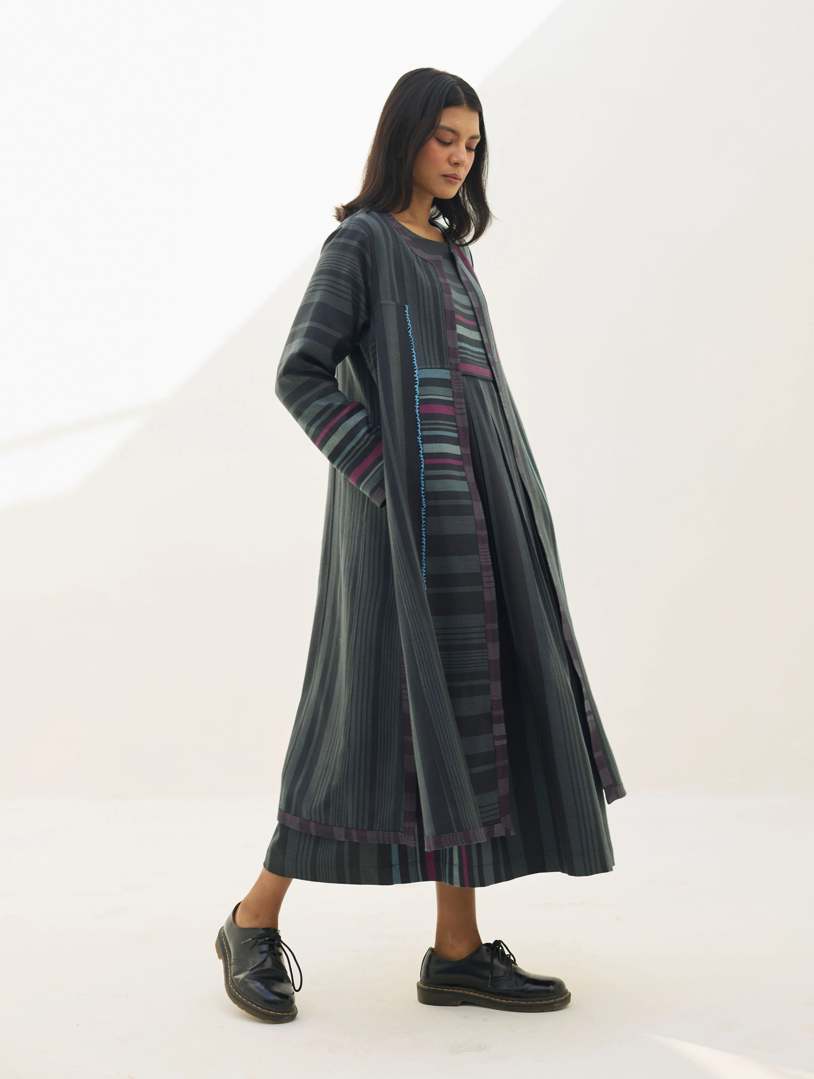 Thena Reversible Merino Wool Overlay - Charcoal - Image 3